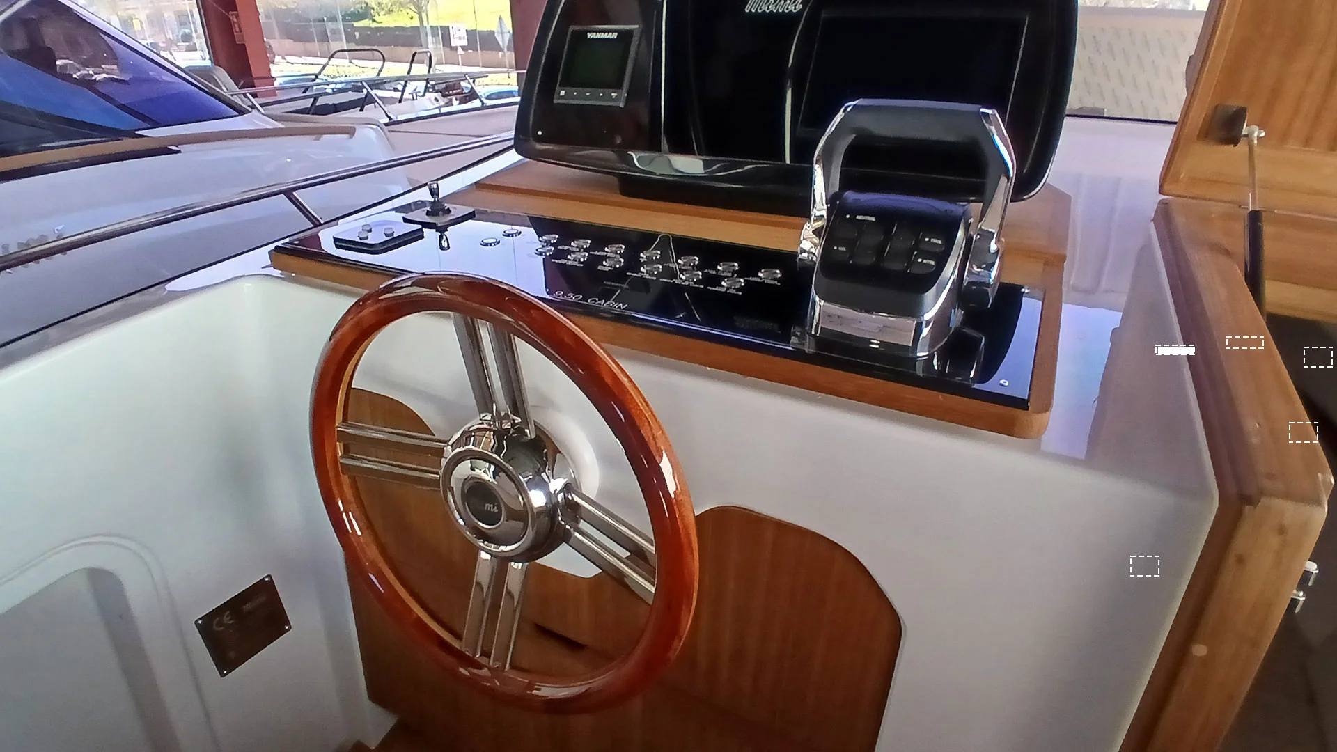 barco-en-stock-cantieri-mimi-libeccio-9-5-cabin-vista-volante