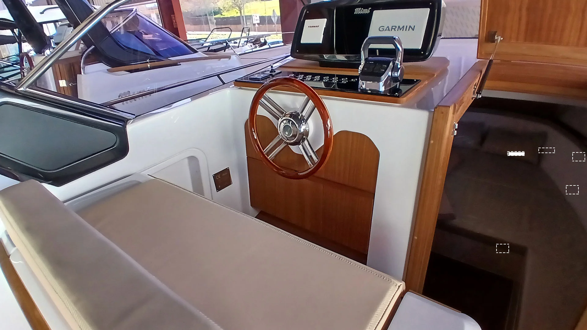 barco-en-stock-cantieri-mimi-libeccio-9-5-cabin-zona-patron