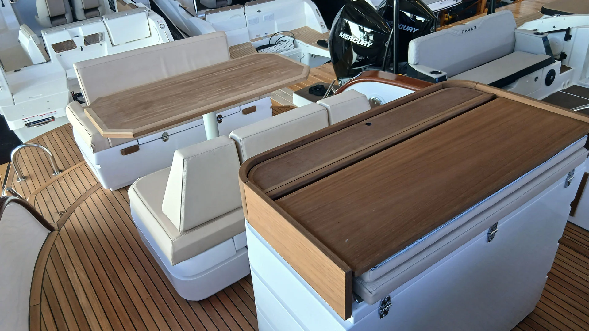 barco-en-stock-cantieri-mimi-libeccio-9-5-wa-bañera