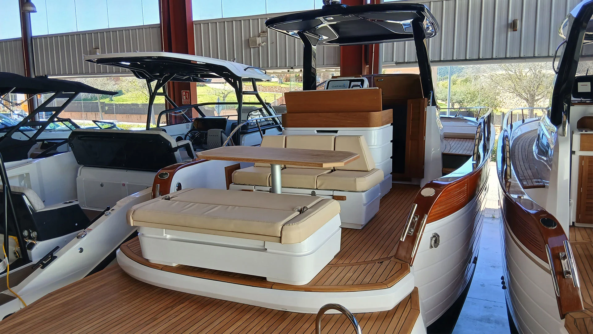 barco-en-stock-cantieri-mimi-libeccio-9-5-wa-en-exposicion