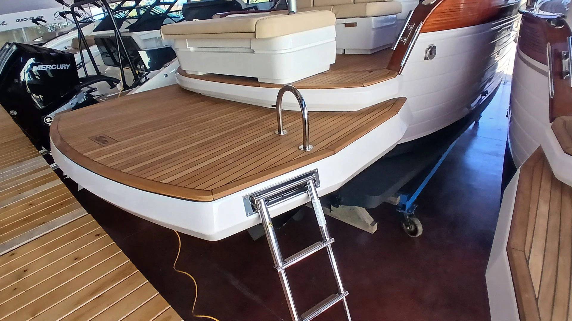 barco-en-stock-cantieri-mimi-libeccio-9-5-wa-escalera-de-baño