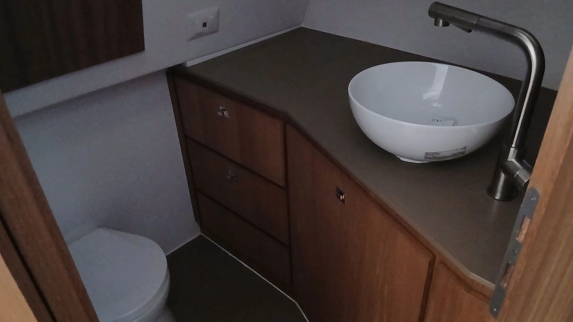 barco-en-stock-cantieri-mimi-libeccio-9-5-wa-lavabo