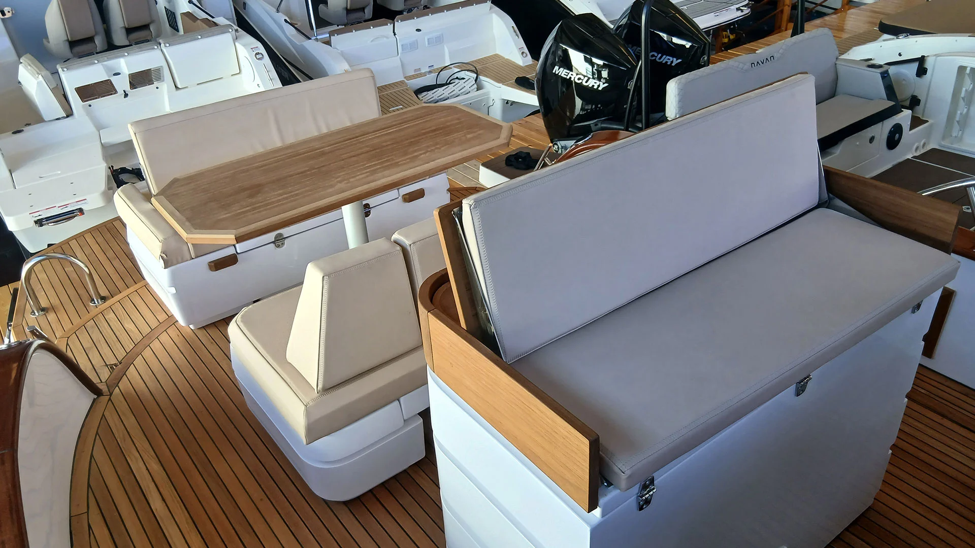 barco-en-stock-cantieri-mimi-libeccio-9-5-wa-vista-bañera