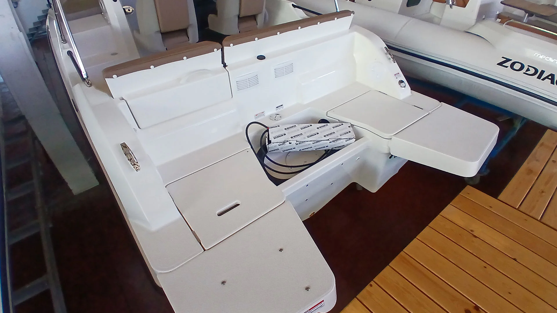 barco-entrega-inmediata-quicksilver-activ-605-sundeck-plataforma