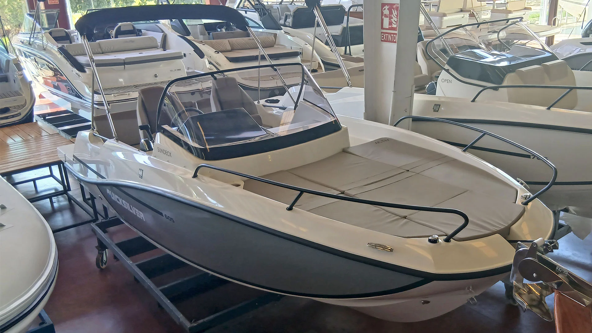 barco-entrega-inmediata-quicksilver-activ-605-sundeck-vista-general