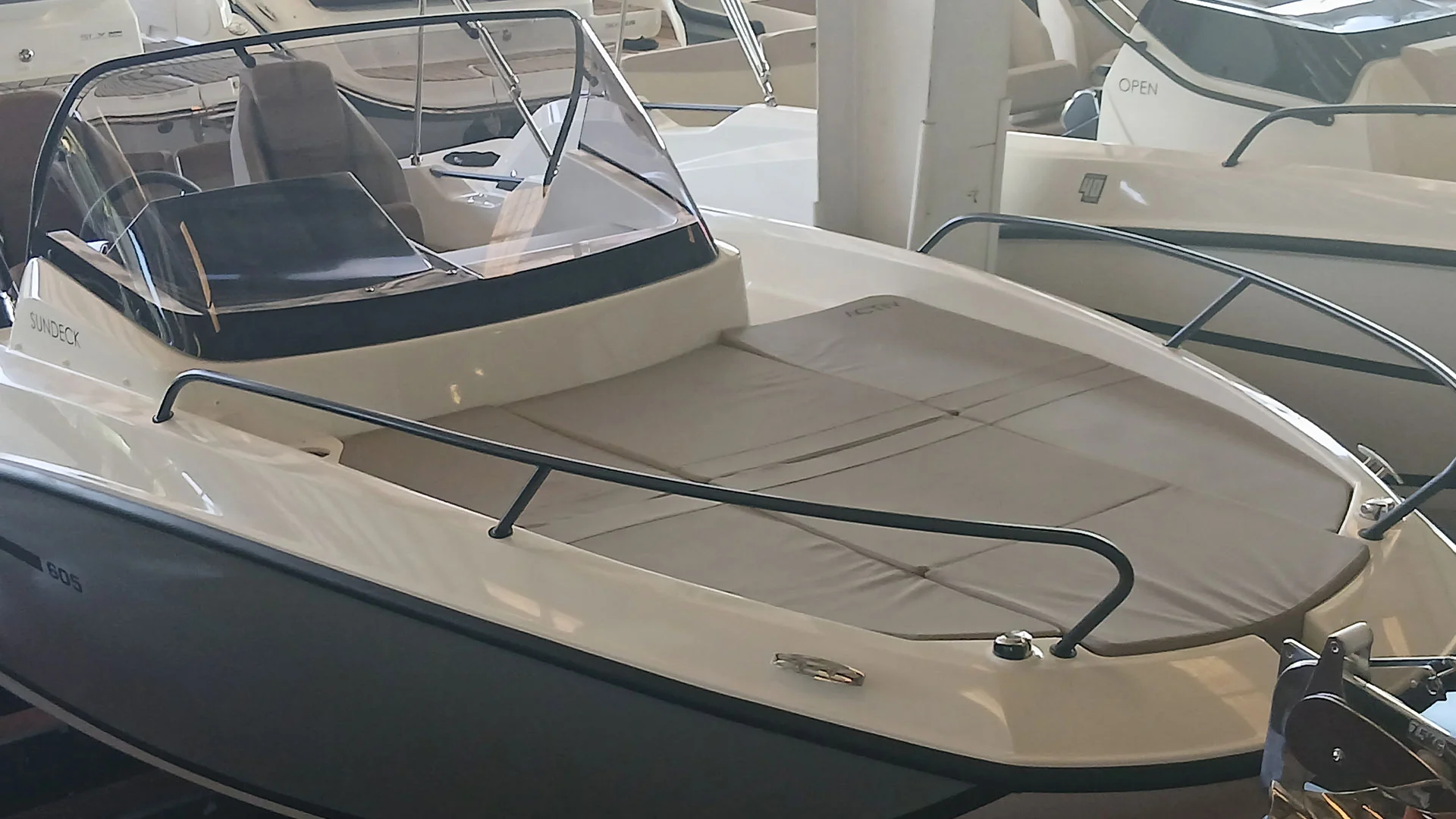 barco-entrega-inmediata-quicksilver-activ-605-sundeck-vista-solarium