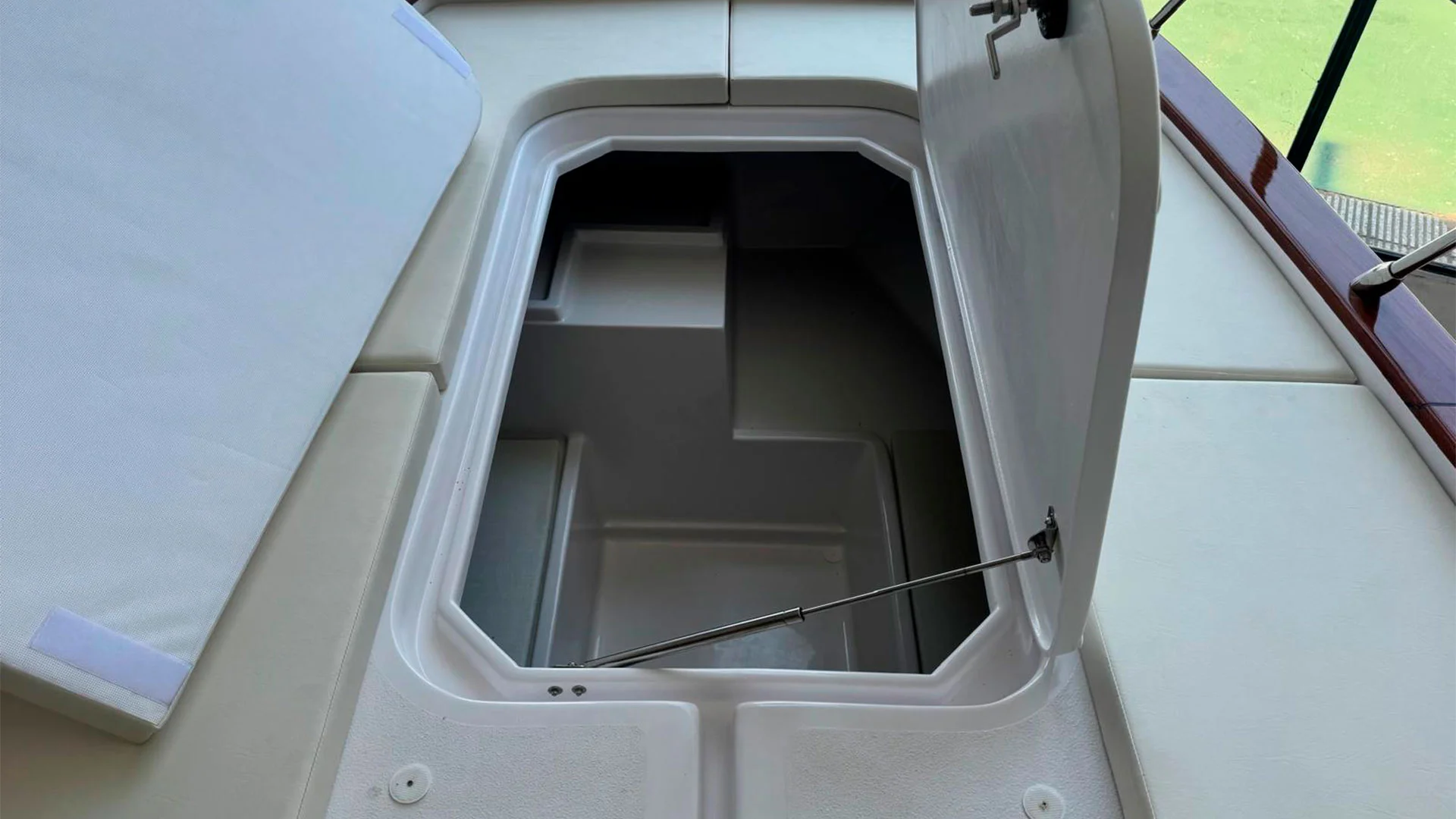 barco-nuevo-en-stock-cantieri-mimi-libeccio-6-5-classic-ap-acceso-cofre