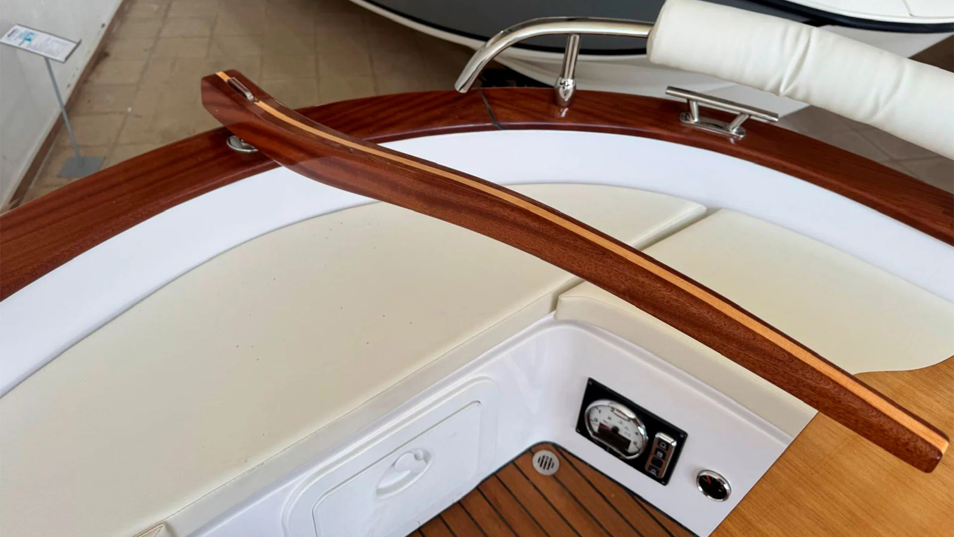 barco-nuevo-en-stock-cantieri-mimi-libeccio-6-5-classic-ap-caña-timon