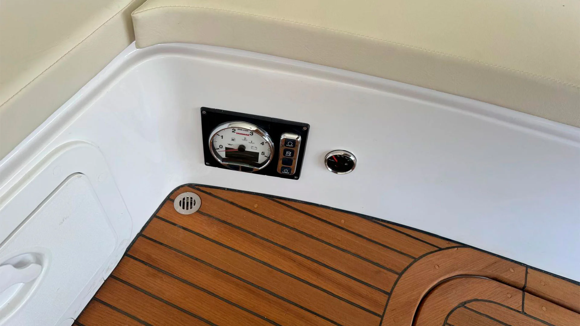 barco-nuevo-en-stock-cantieri-mimi-libeccio-6-5-classic-ap-cuenta-horas