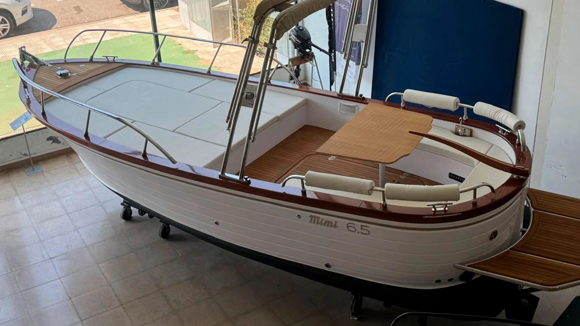 barco-nuevo-en-stock-cantieri-mimi-libeccio-6-5-classic-ap-en-exposicion