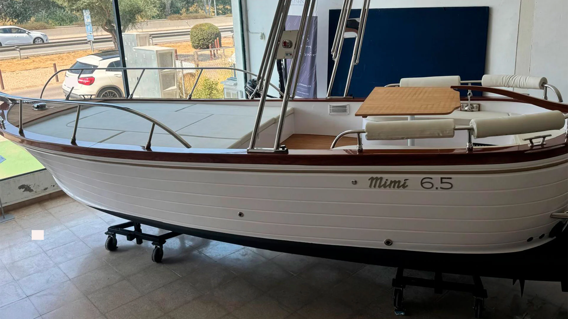 barco-nuevo-en-stock-cantieri-mimi-libeccio-6-5-classic-ap-imagen-lateral