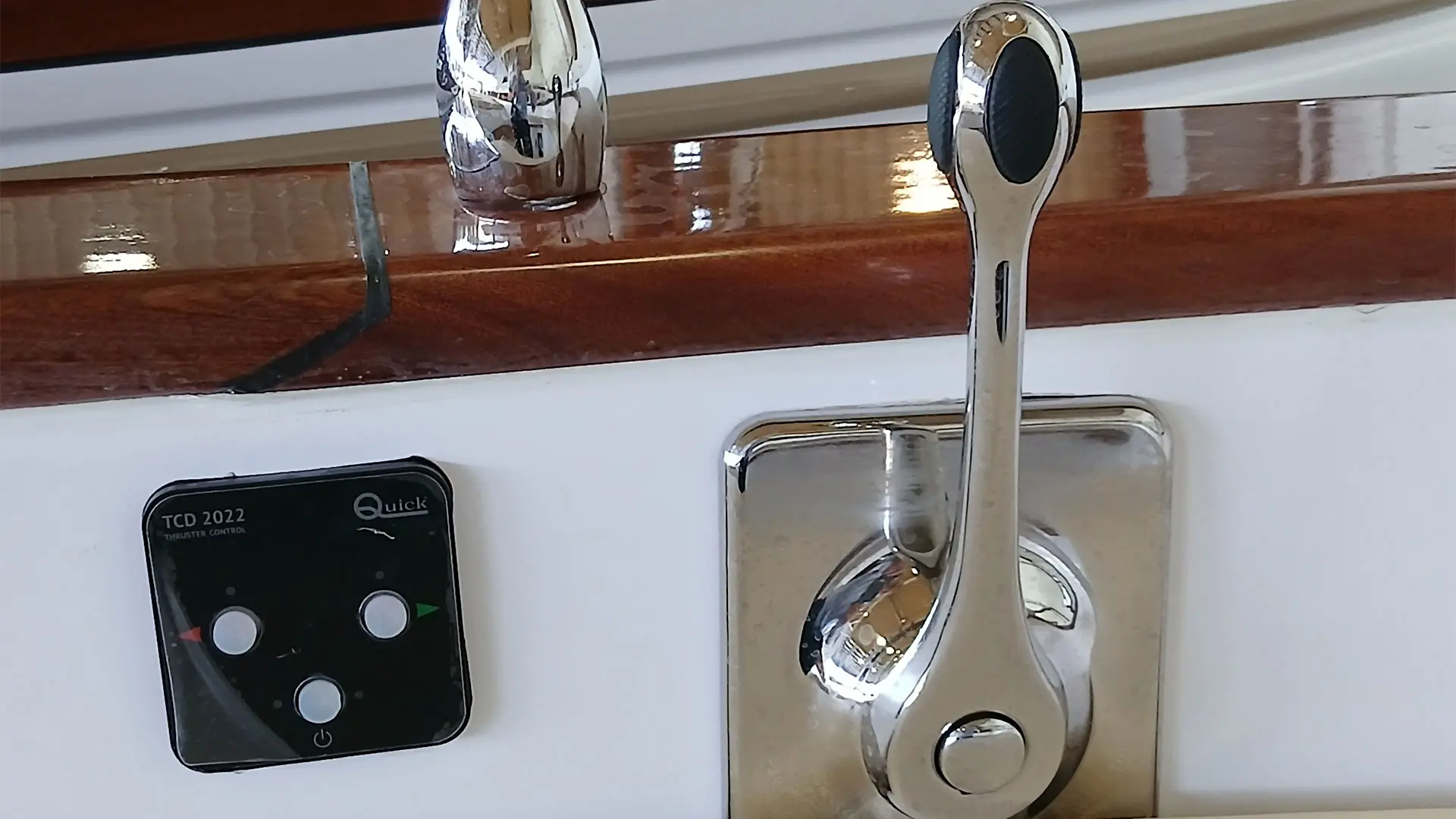 Barco nuevo en stock Cantieri Mimi Libeccio Classic - Cambio marchas