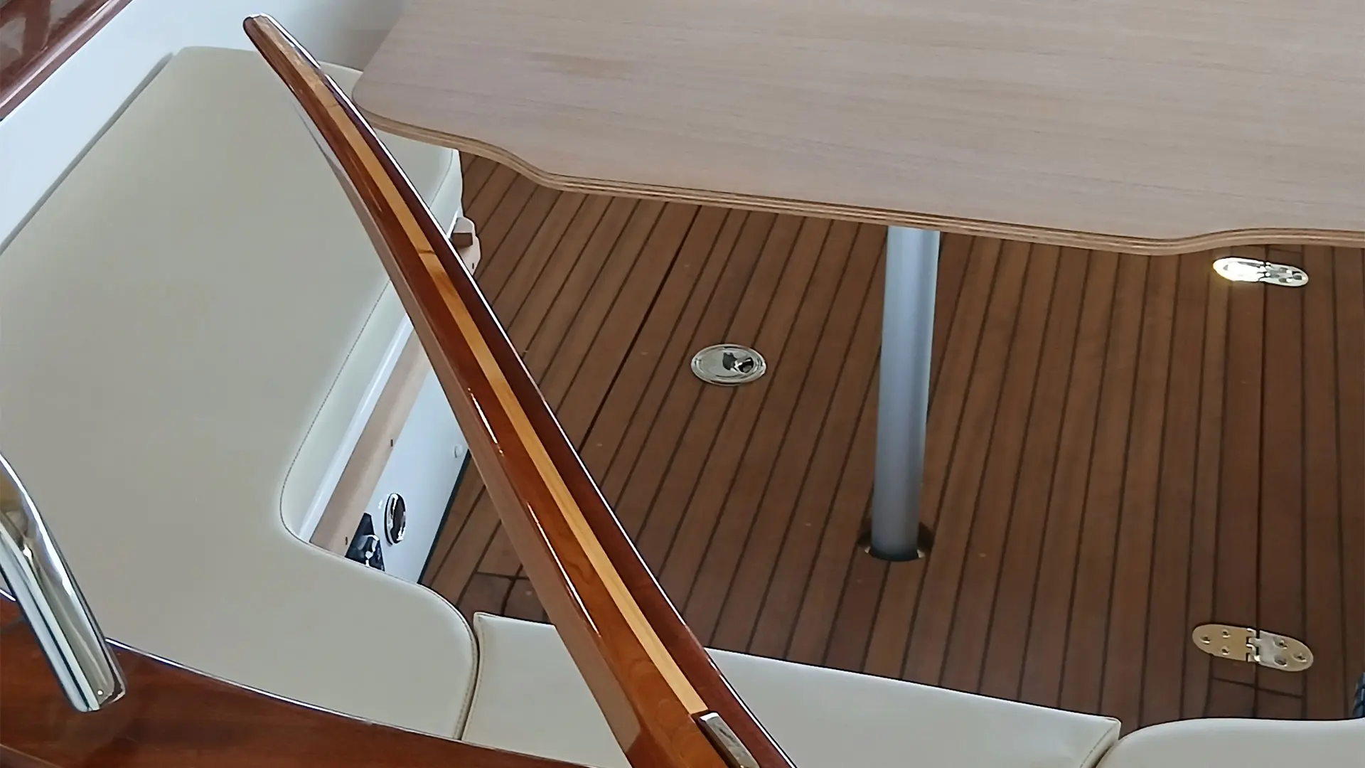 Barco nuevo en stock Cantieri Mimi Libeccio Classic - Caña de timón