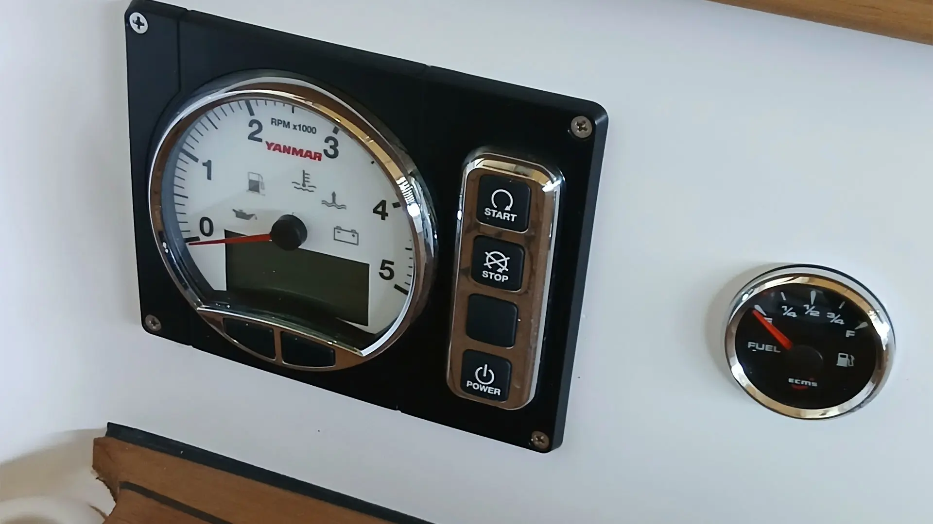 Barco nuevo en stock Cantieri Mimi Libeccio Classic - Cuenta horas