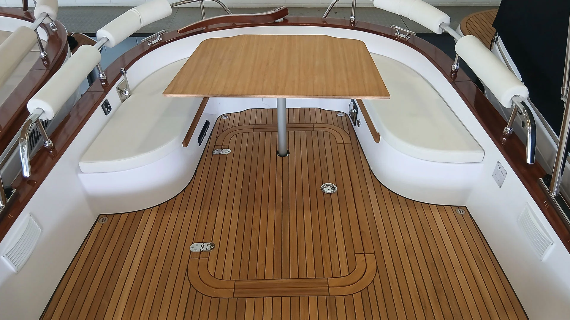 barco-nuevo-en-stock-cantieri-mimi-libeccio-7-classic-picnic