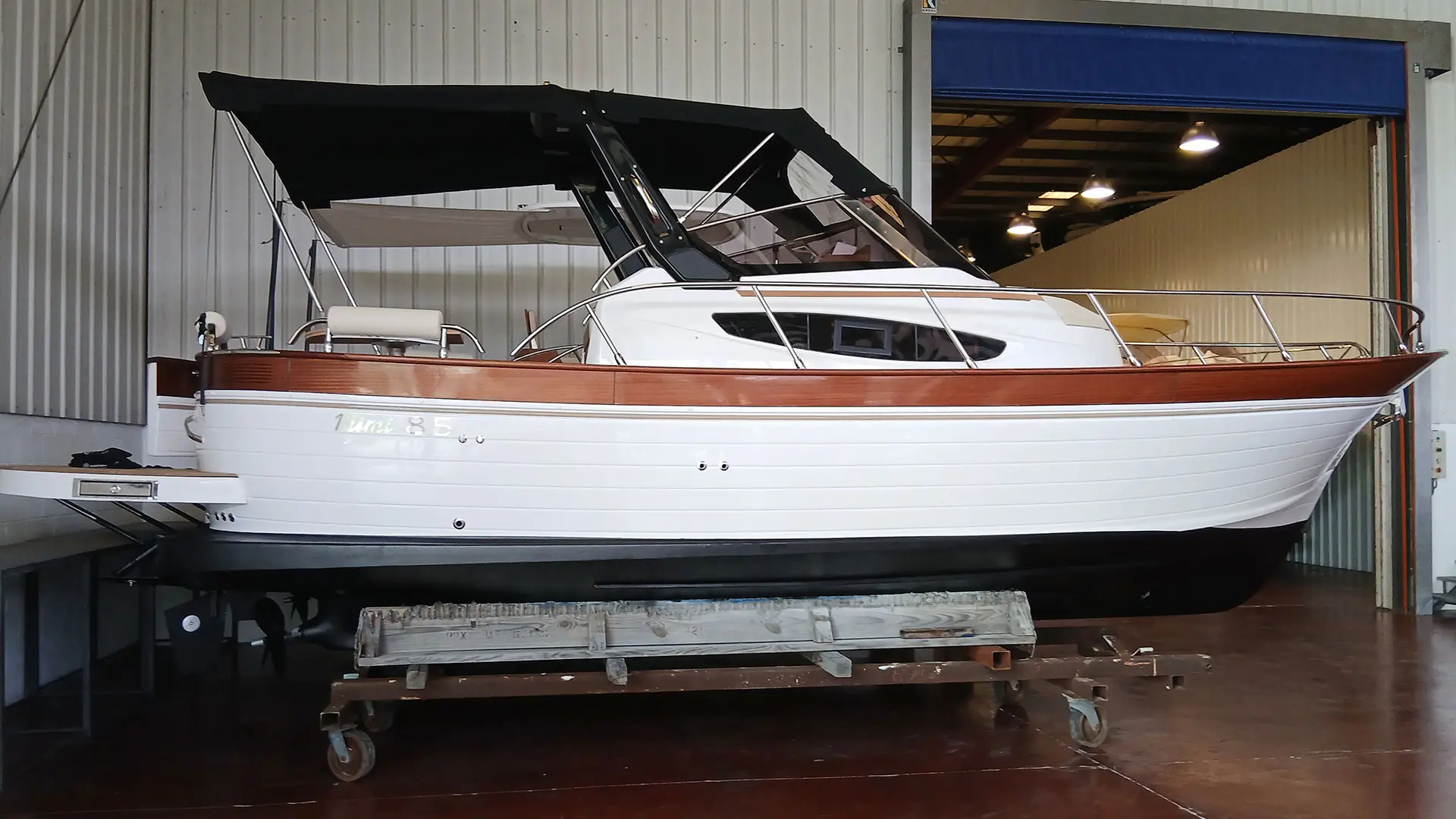 Barco nuevo en stock Cantieri Mimi Libeccio 8.5 Cabin - Vista lateral