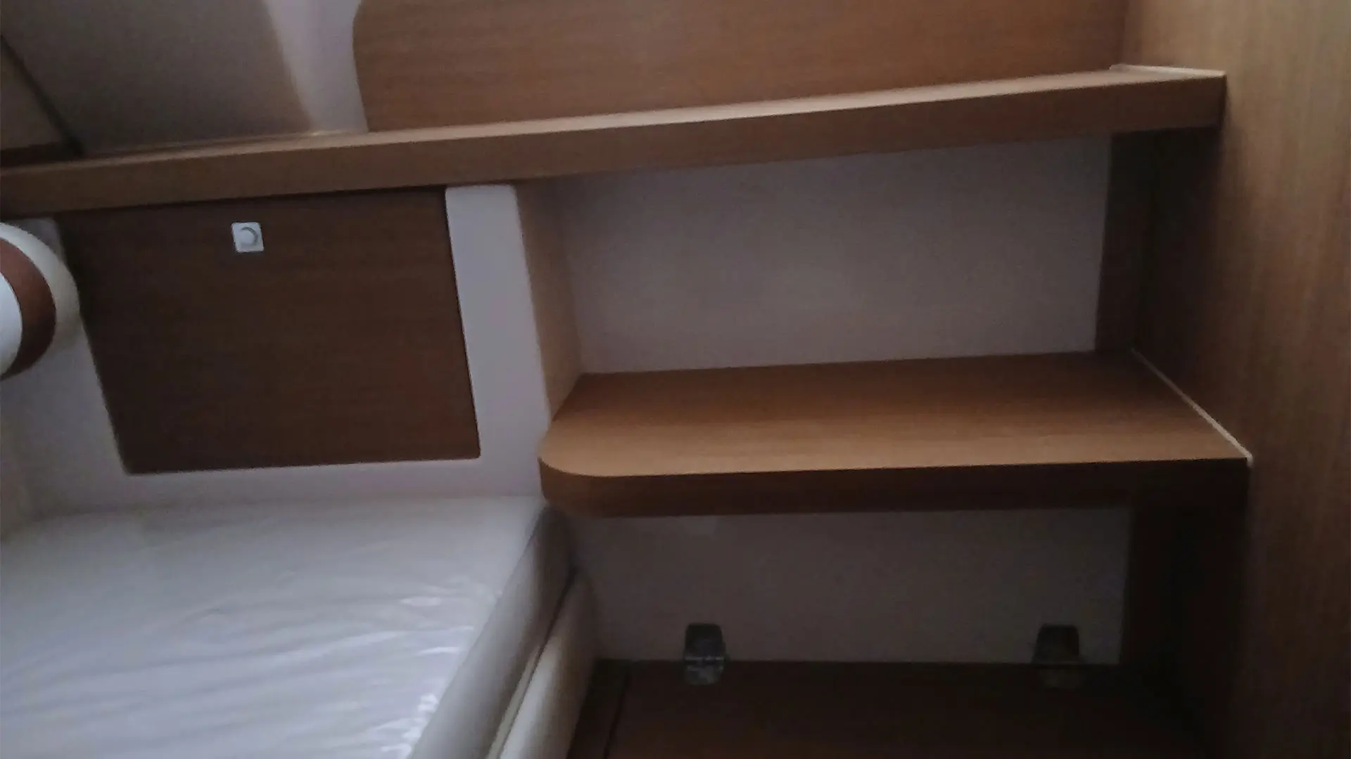 Barco nuevo en stock Cantieri Mimi Libeccio 8.5 WA - Escalera