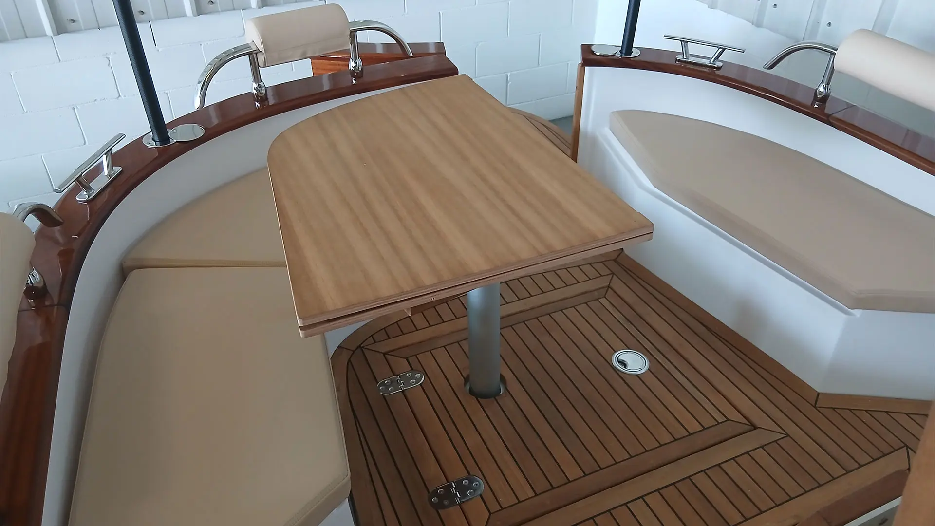 Barco nuevo en stock Cantieri Mimi Libeccio 8.5 WA - Picnic