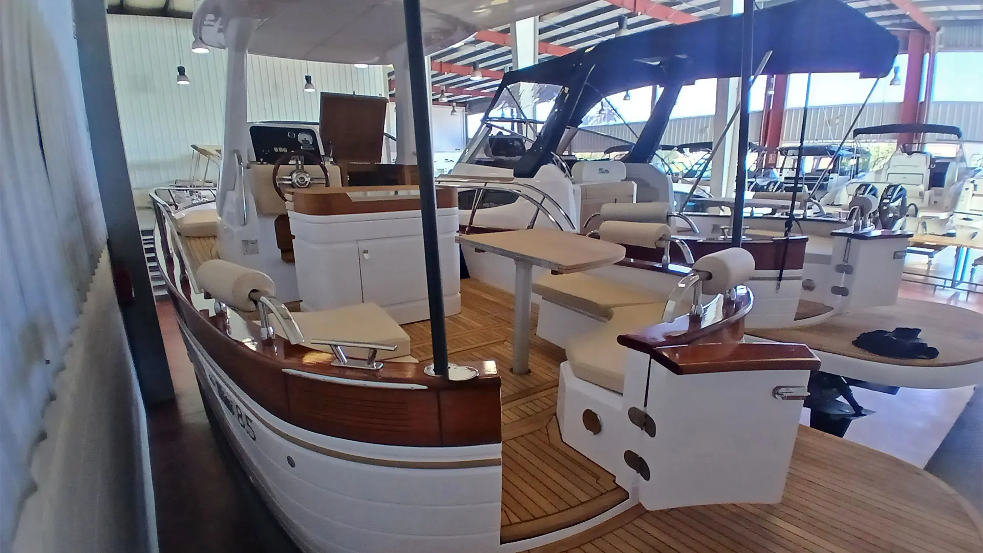 barco-nuevo-en-stock-cantieri-mimi-libeccio-8-5-wa-vista-desde-popa