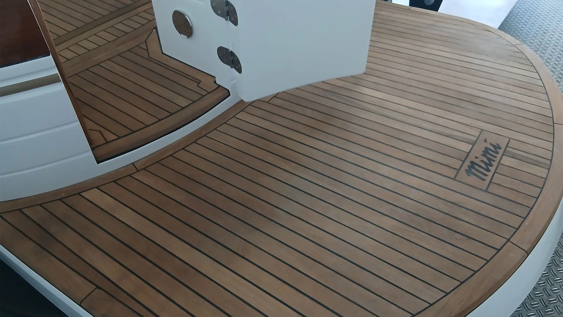 Barco nuevo en stock Cantieri Mimi Libeccio 8.5 WA - Vista plataforma de baño