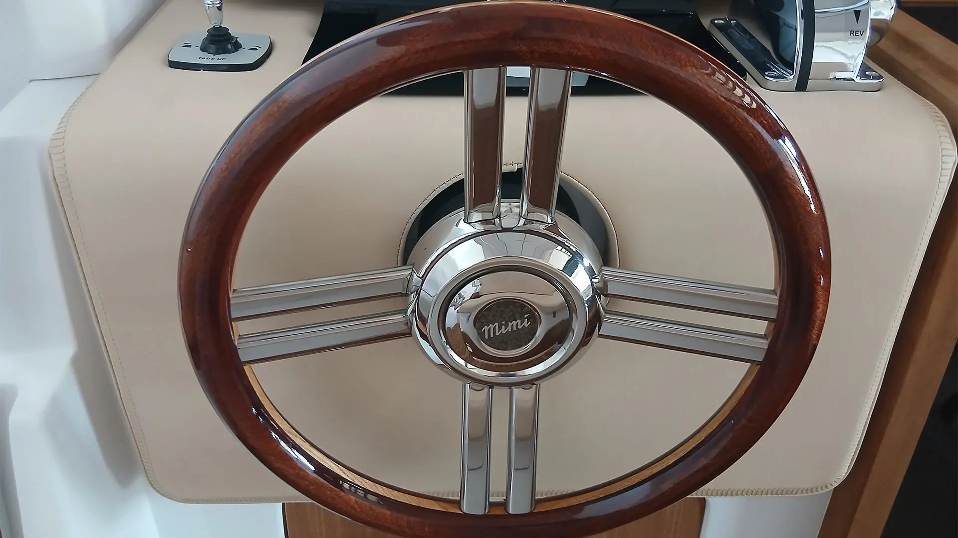 Barco nuevo en stock Cantieri Mimi Libeccio 8.5 WA - Vista volante