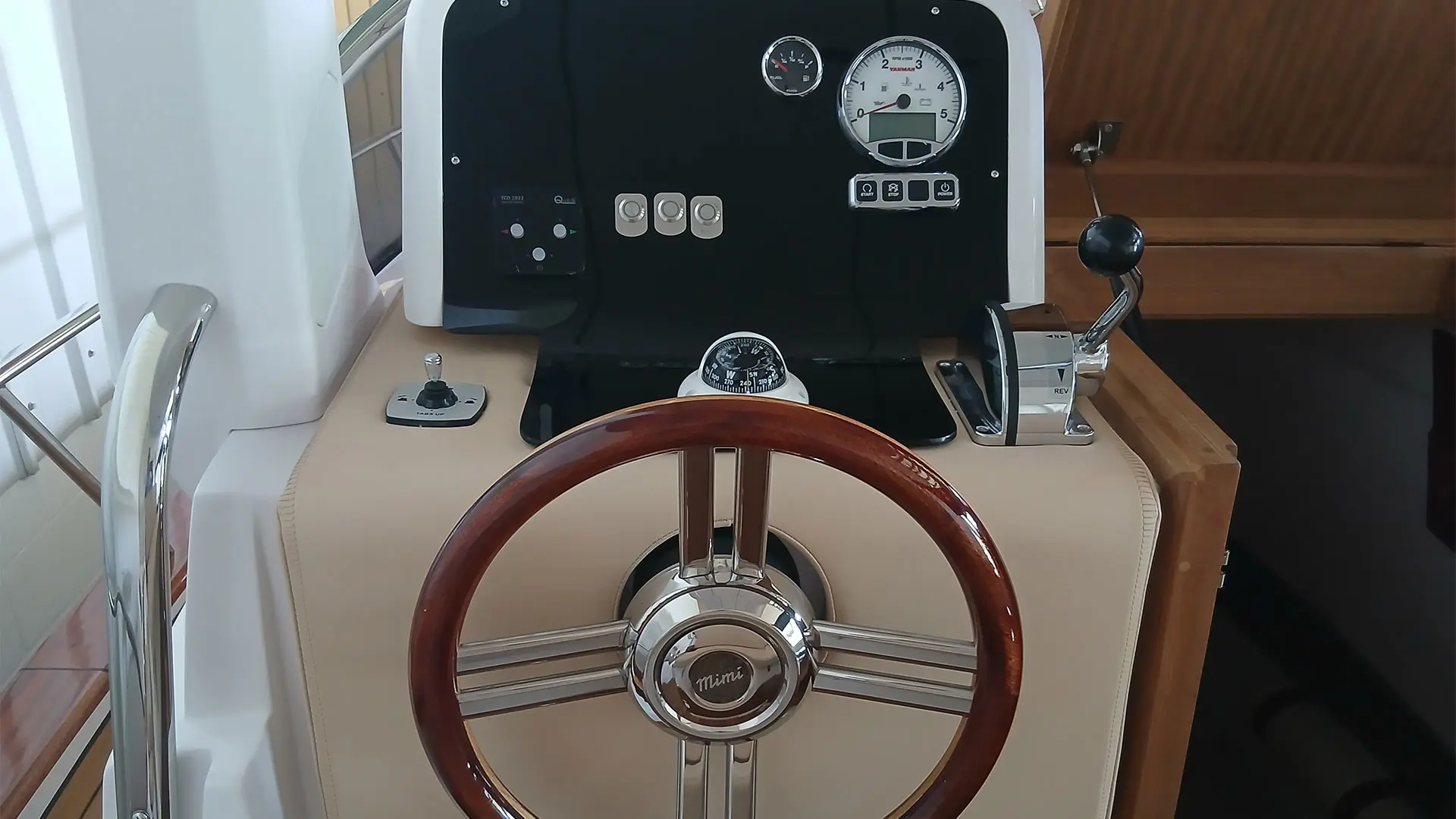 Barco nuevo en stock Cantieri Mimi Libeccio 8.5 WA - Volante