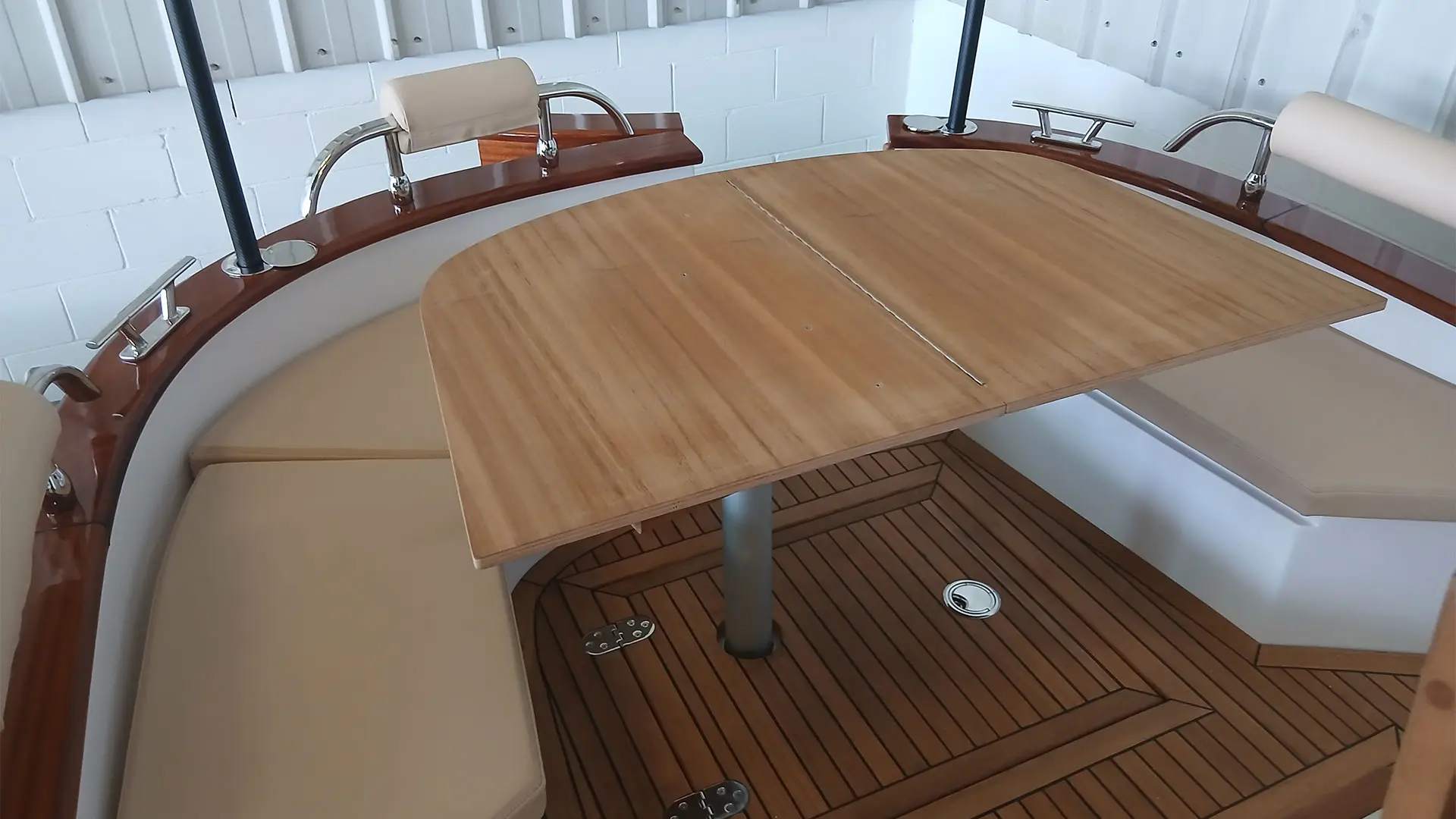 Barco nuevo en stock Cantieri Mimi Libeccio 8.5 WA - Zona picnic