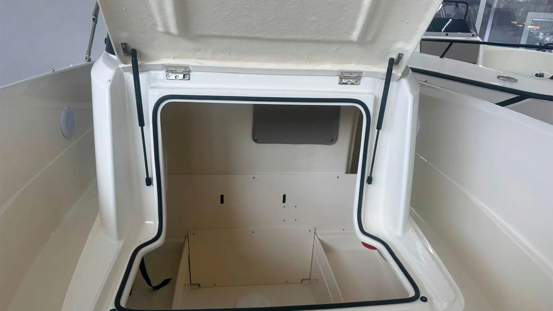 Barco nuevo en stock Quicksilver Activ 605 Open AP - Cofre proa