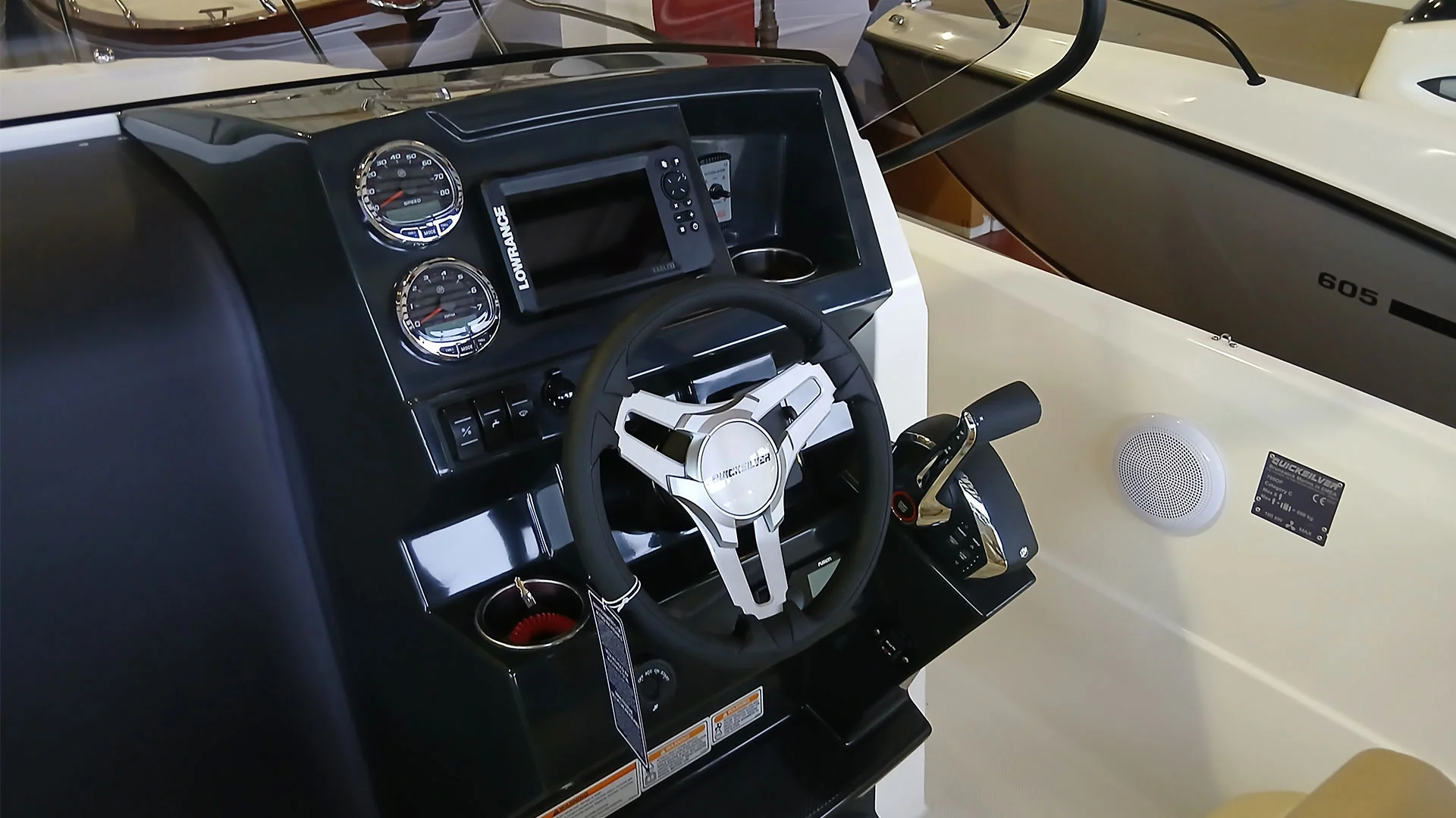 barco-nuevo-en-stock-quicksilver-activ-705-open-controles