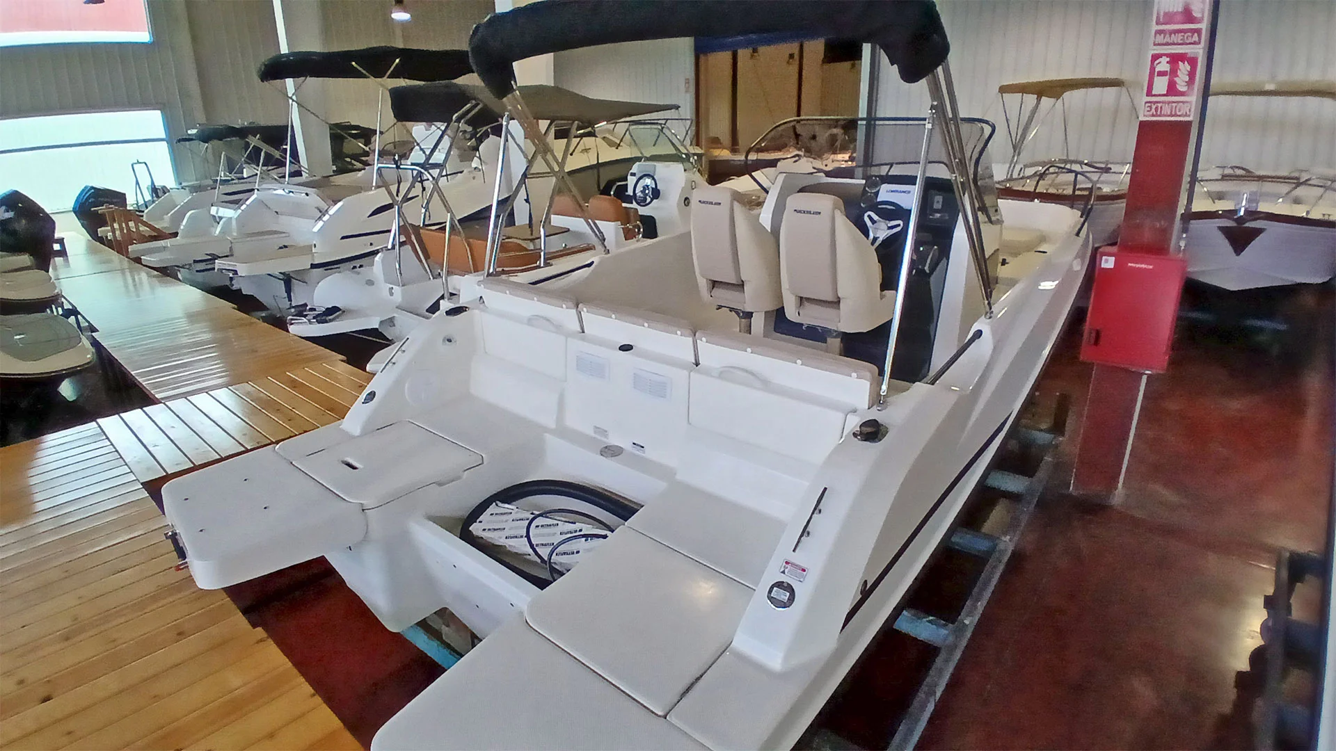 barco-nuevo-en-stock-quicksilver-activ-705-open-en-venta