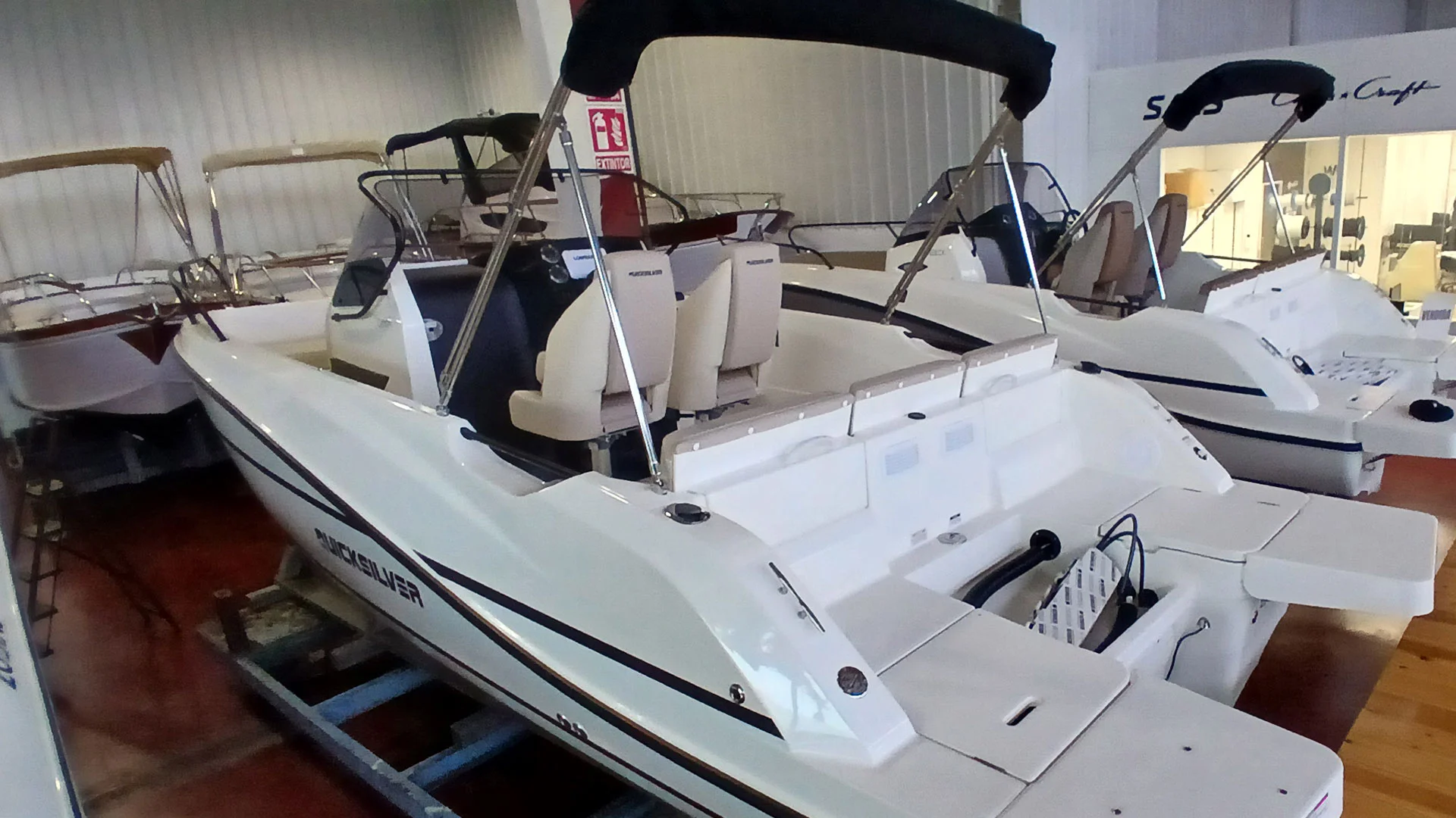 barco-nuevo-en-stock-quicksilver-activ-705-open-primer-plano