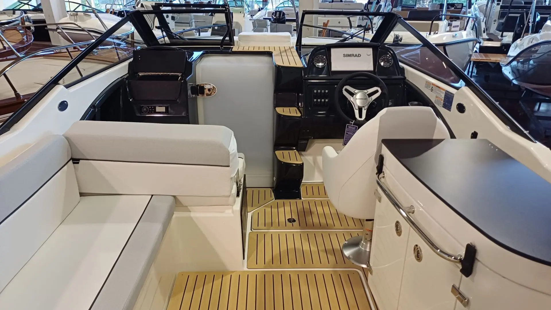 Barco nuevo en stock quicksilver activ 755 cruiser 2026 - Bañera