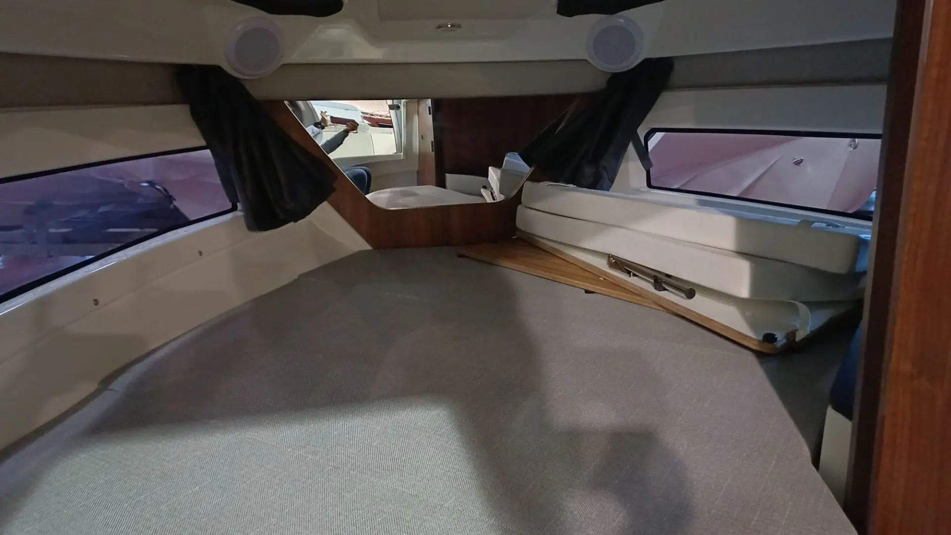 Barco nuevo en stock quicksilver activ 755 cruiser 2026 - Cama