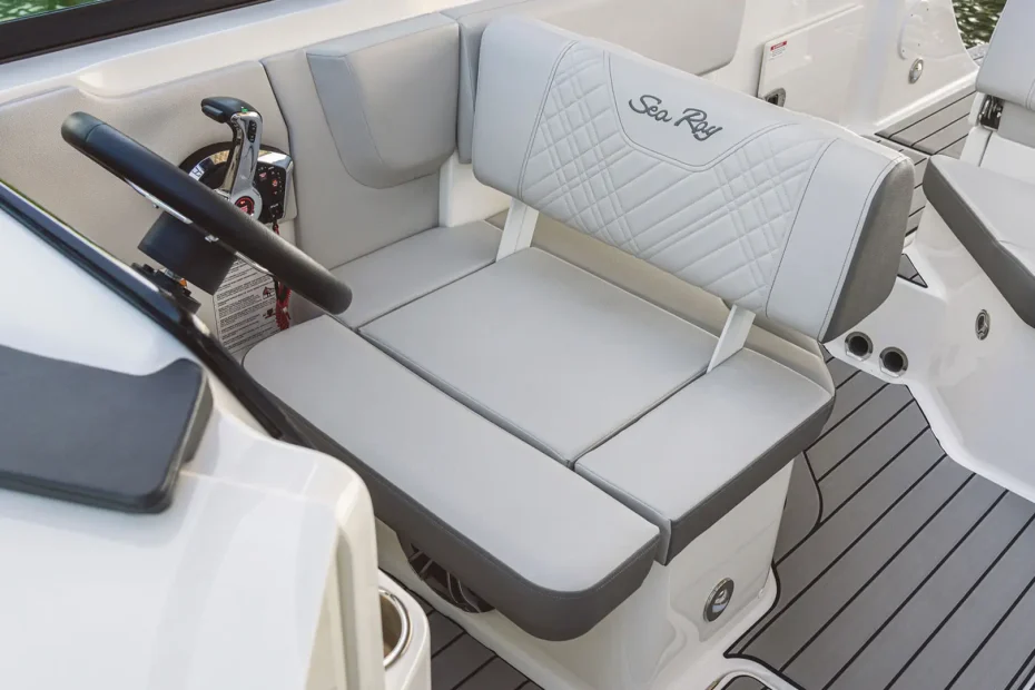 Barco nuevo en stock Sea Ray SDX 230 OB - Asiento patrón