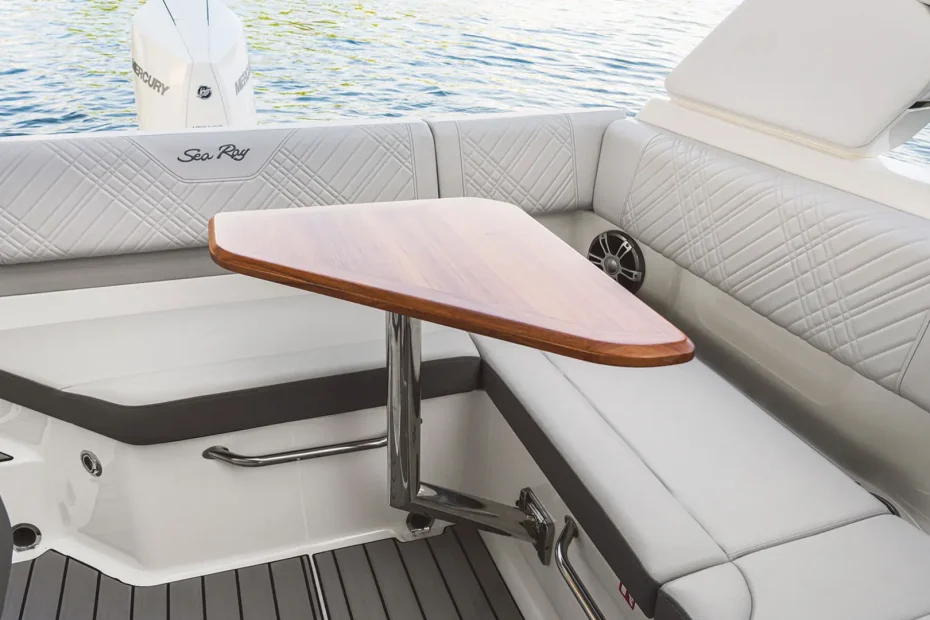 Barco nuevo en stock Sea Ray SDX 230 OB - Picnic popa