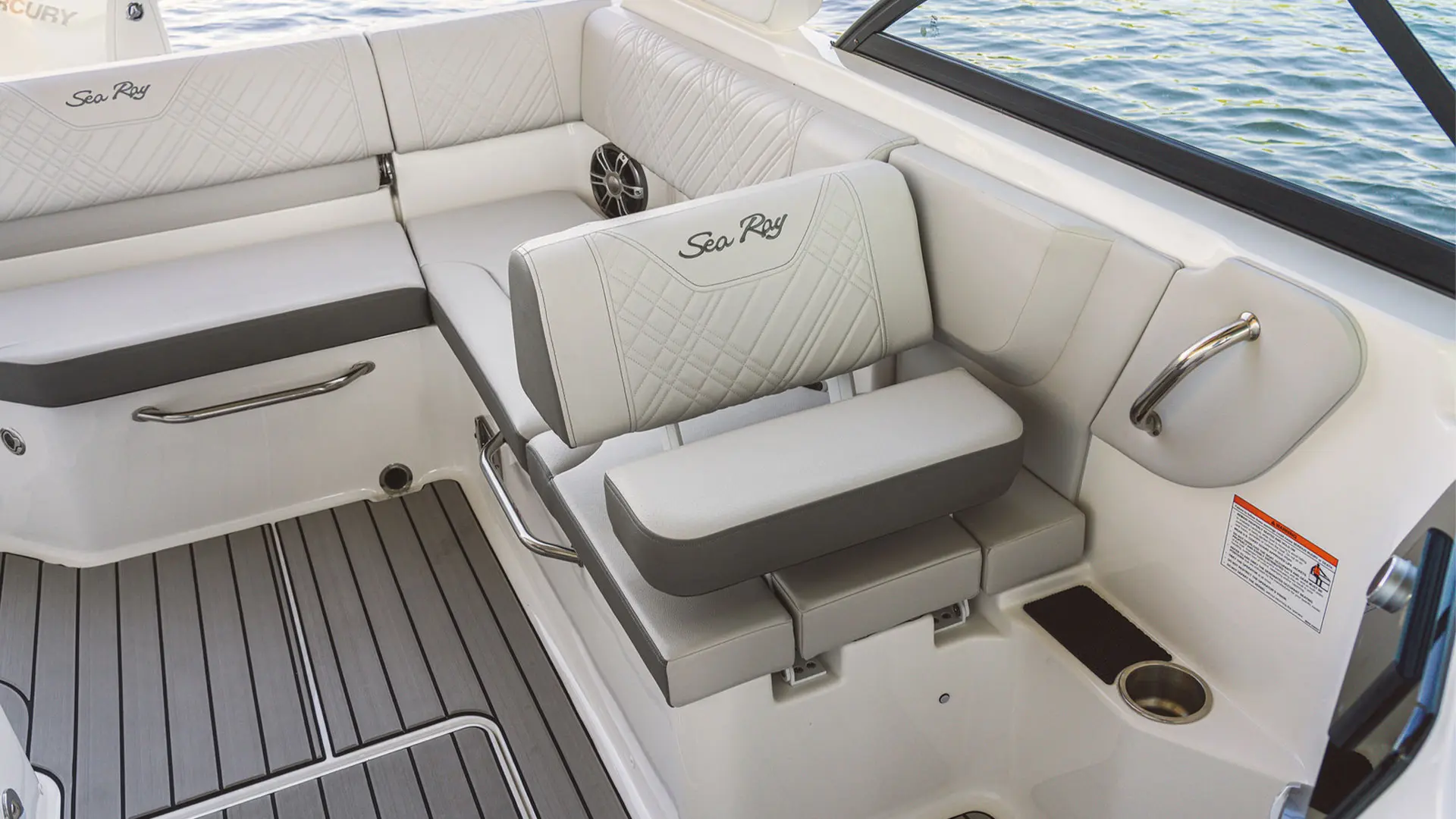Barco nuevo en stock Sea Ray SDX 230 OB - Vista asiento copiloto