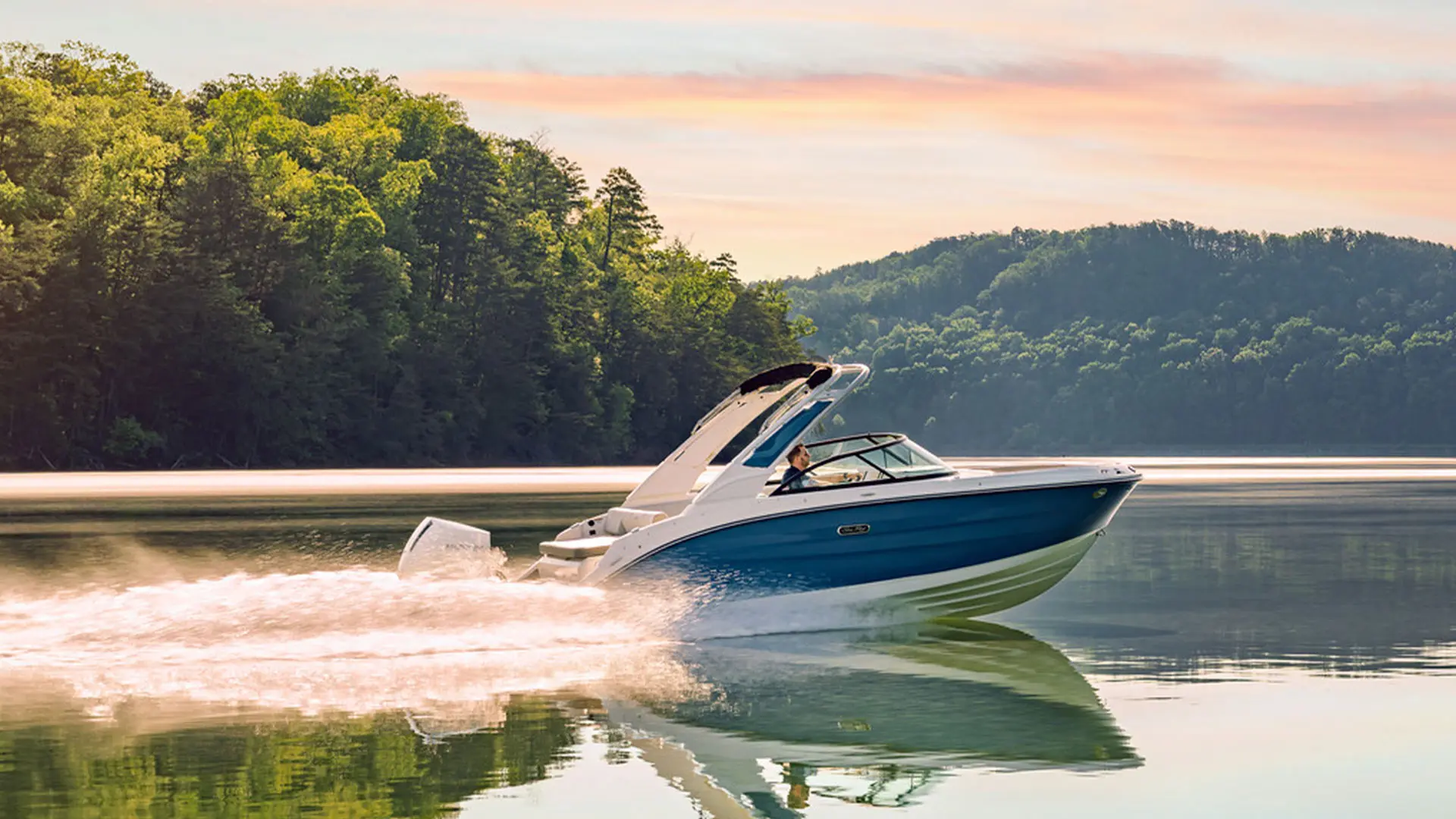 Barco nuevo en stock Sea Ray SDX 230 OB - Vista navegando