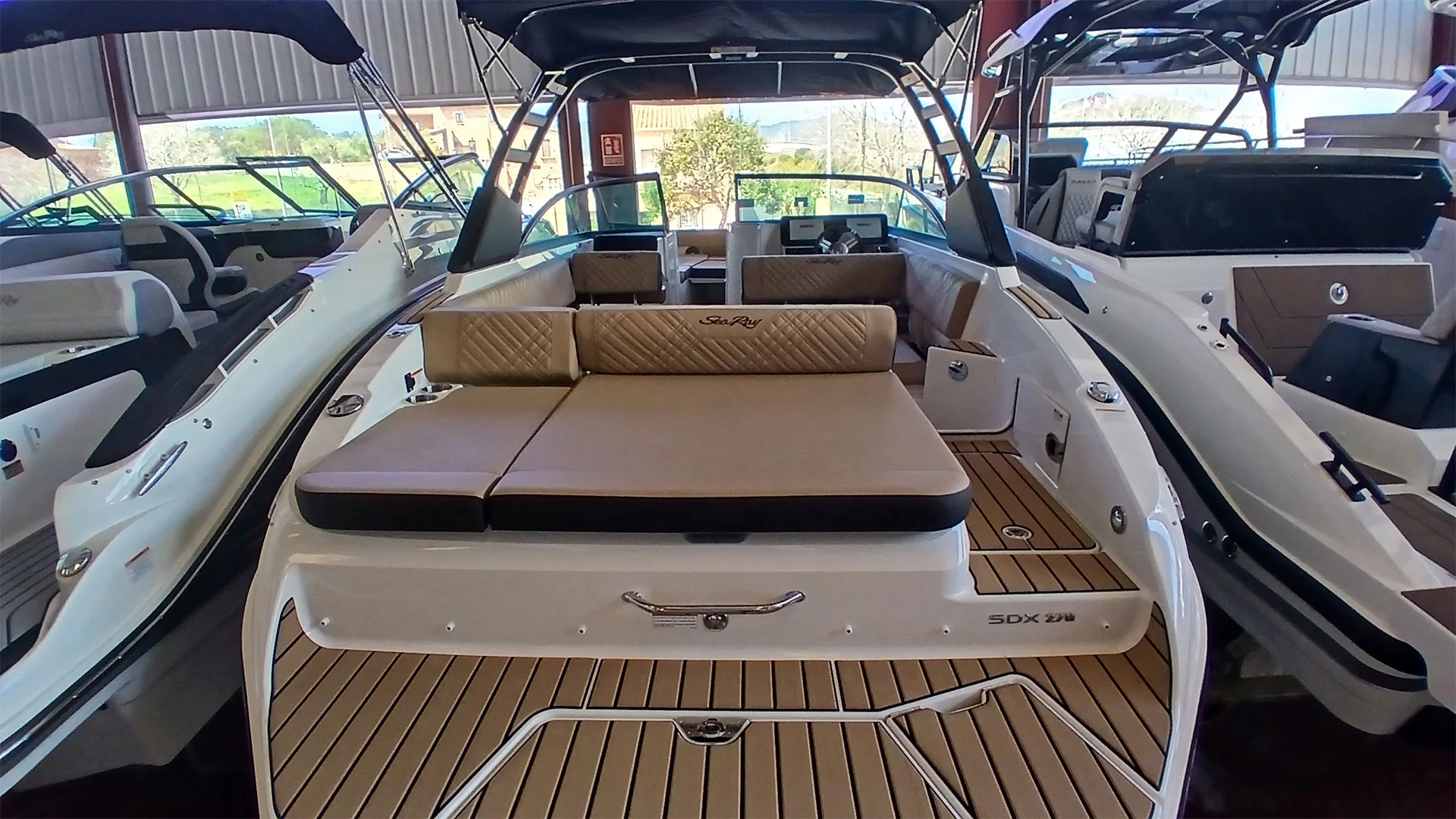 barco-nuevo-en-stock-sea-ray-sdx-270-desde-popa