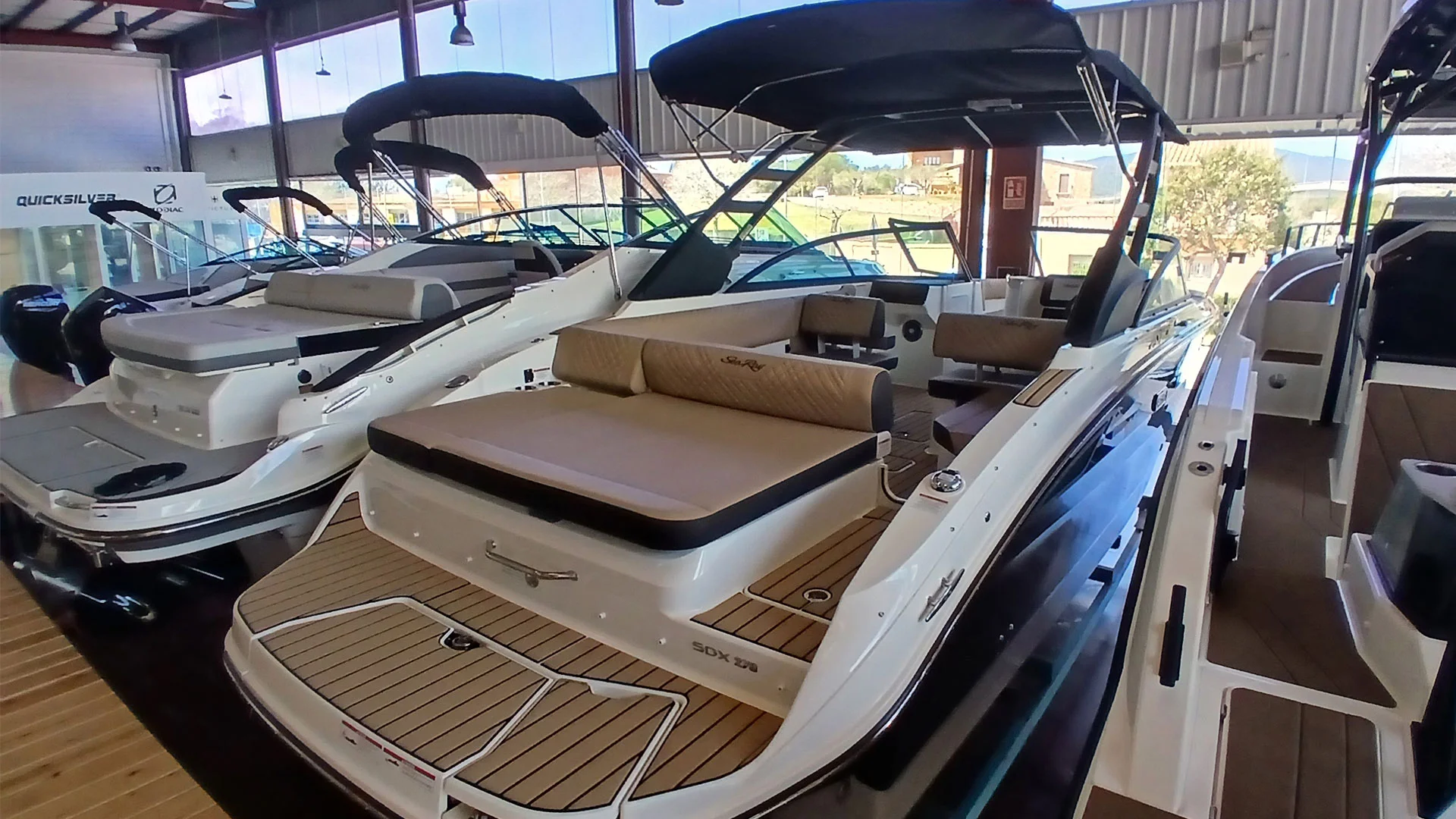 barco-nuevo-en-stock-sea-ray-sdx-270-entrega-inmediata