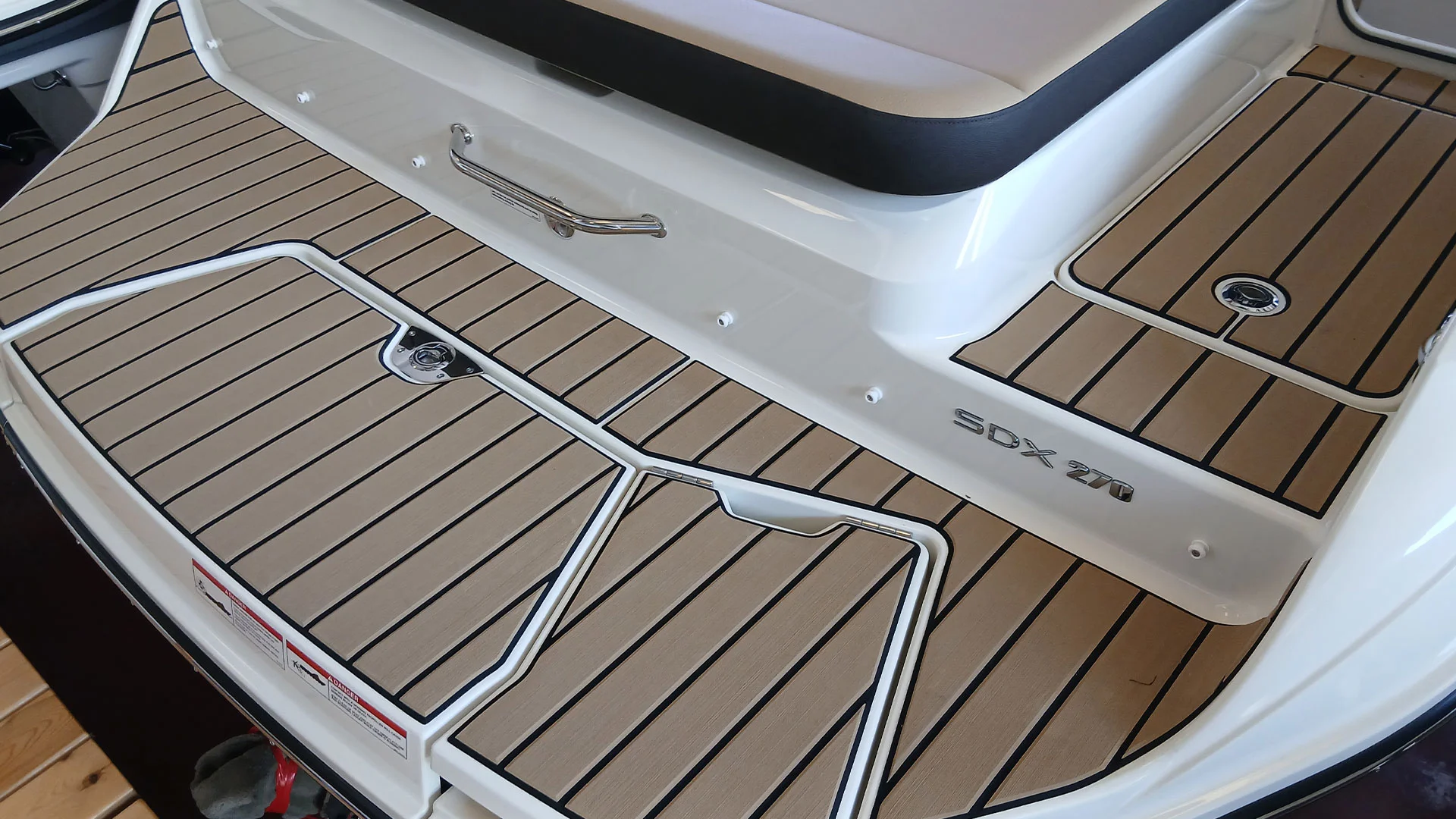 barco-nuevo-en-stock-sea-ray-sdx-270-plataforma-de-baño
