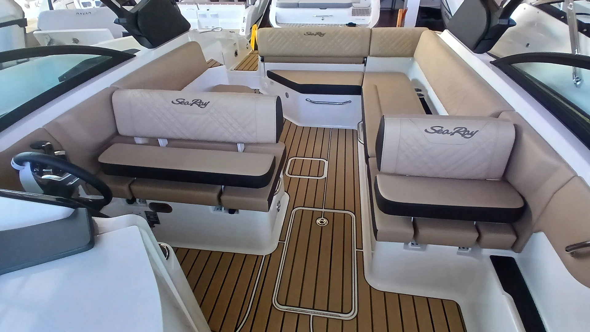 barco-nuevo-en-stock-sea-ray-sdx-270-vista-bañera