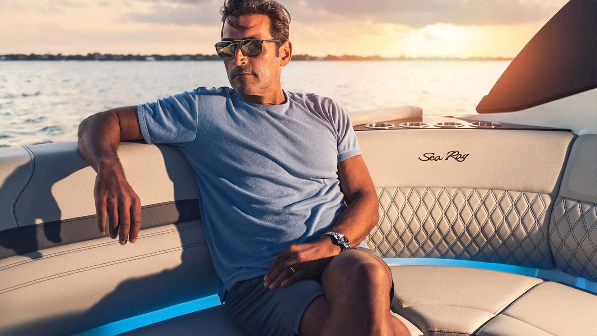 Barco nuevo en stock Sea Ray SLX 260 - Asientos proa