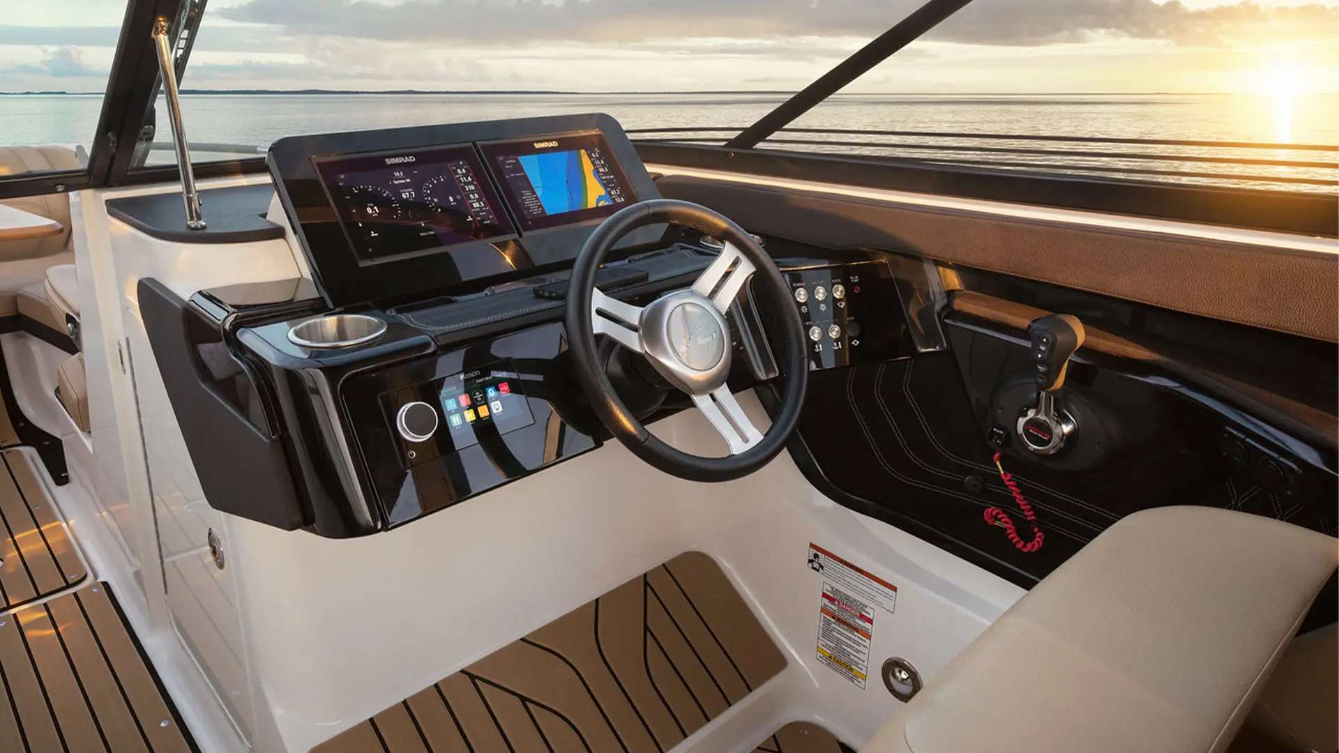 Barco nuevo en stock Sea Ray SLX 260 - Zona piloto