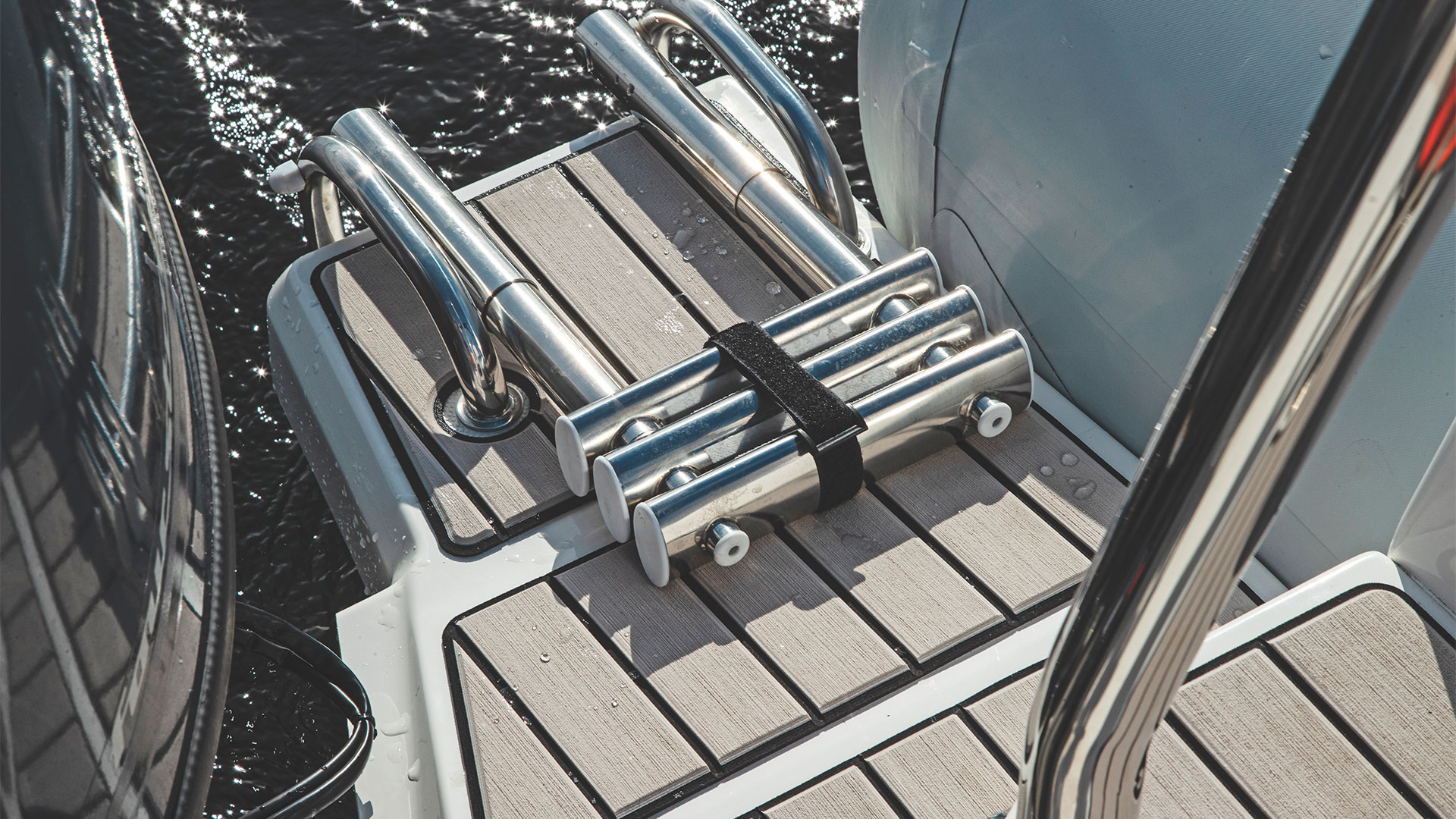 Barco nuevo en stock Zodiac Medline 5,8 - Escalera de baño
