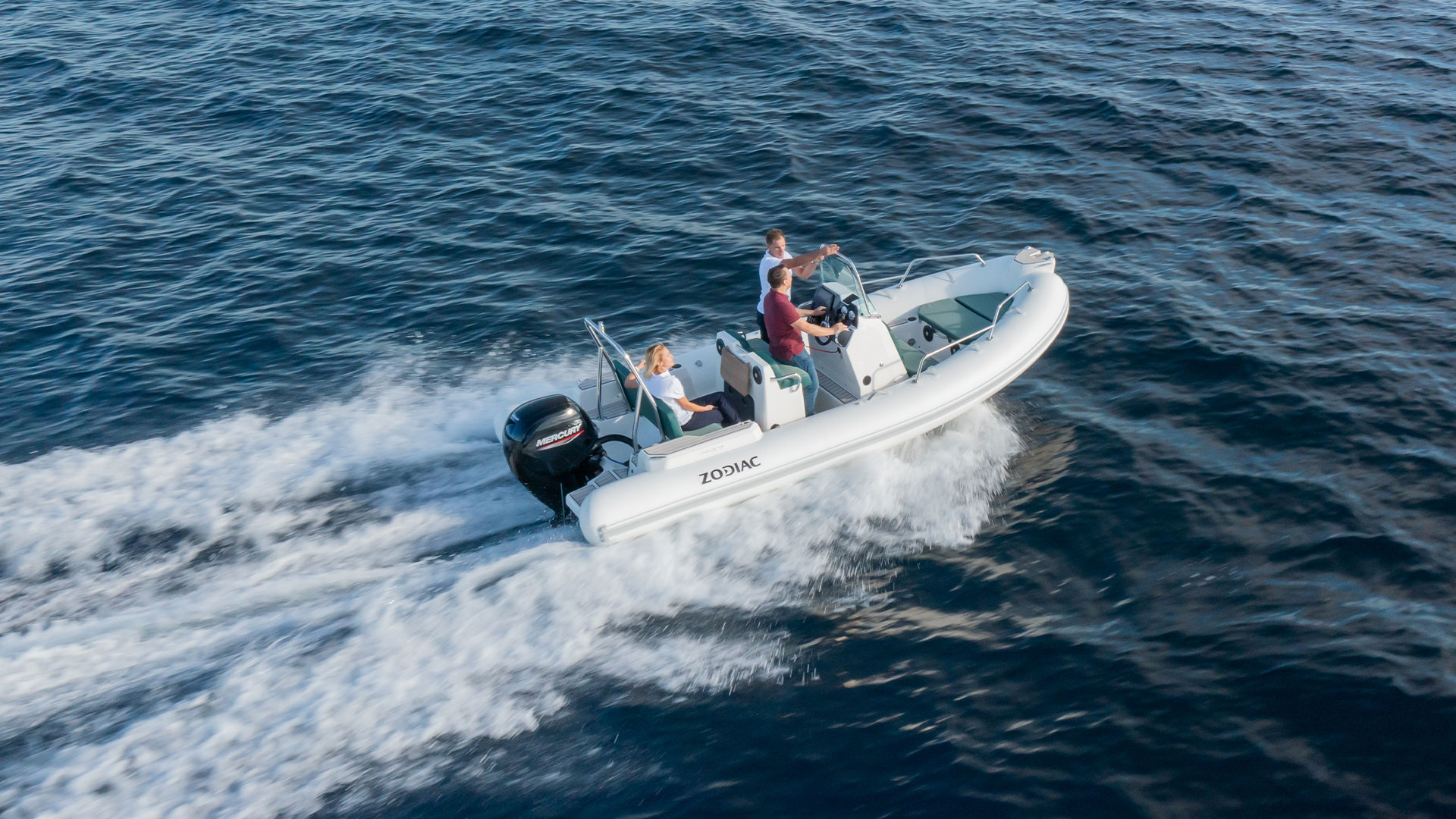 Barco nuevo en stock Zodiac Medline 5,8 - Navegando a babor
