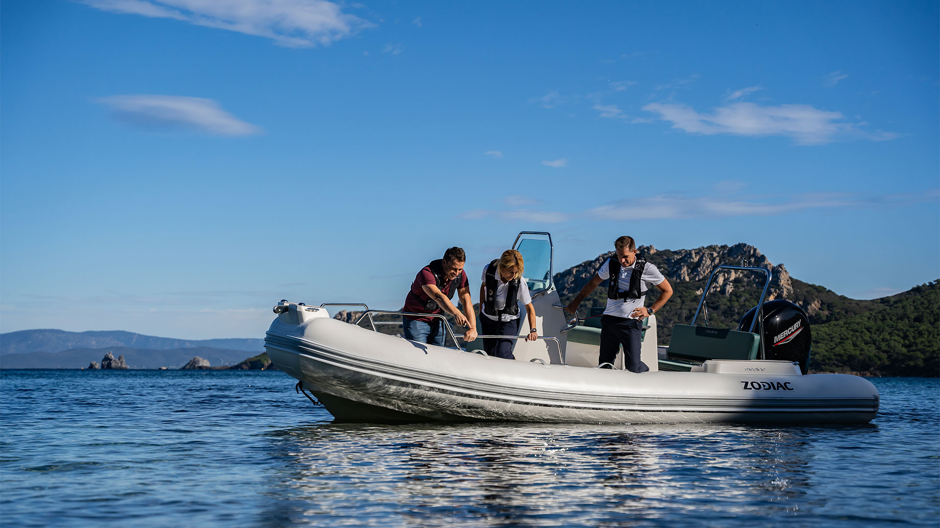 Barco nuevo en stock Zodiac Medline 5,8 - Solárium