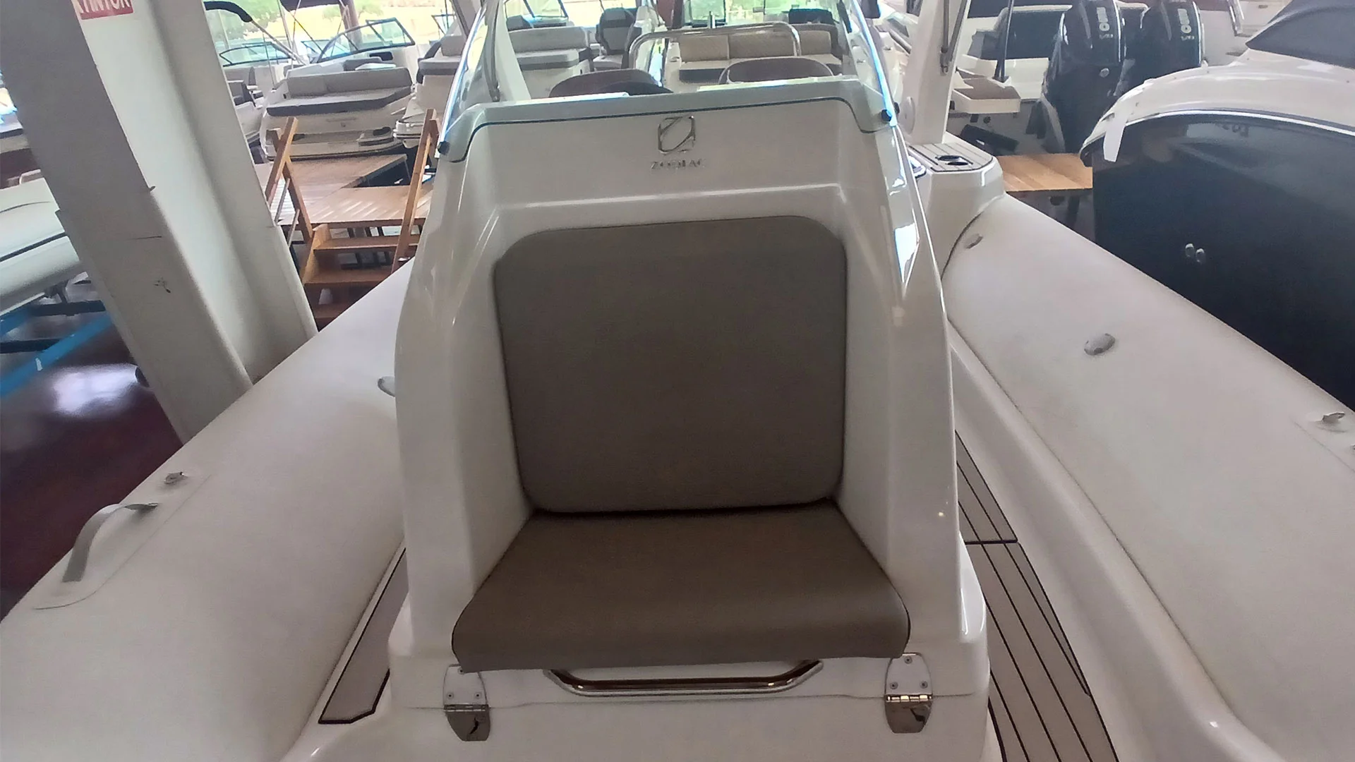 barco-nuevo-en-stock-zodiac-medline-7-5-asiento-consola