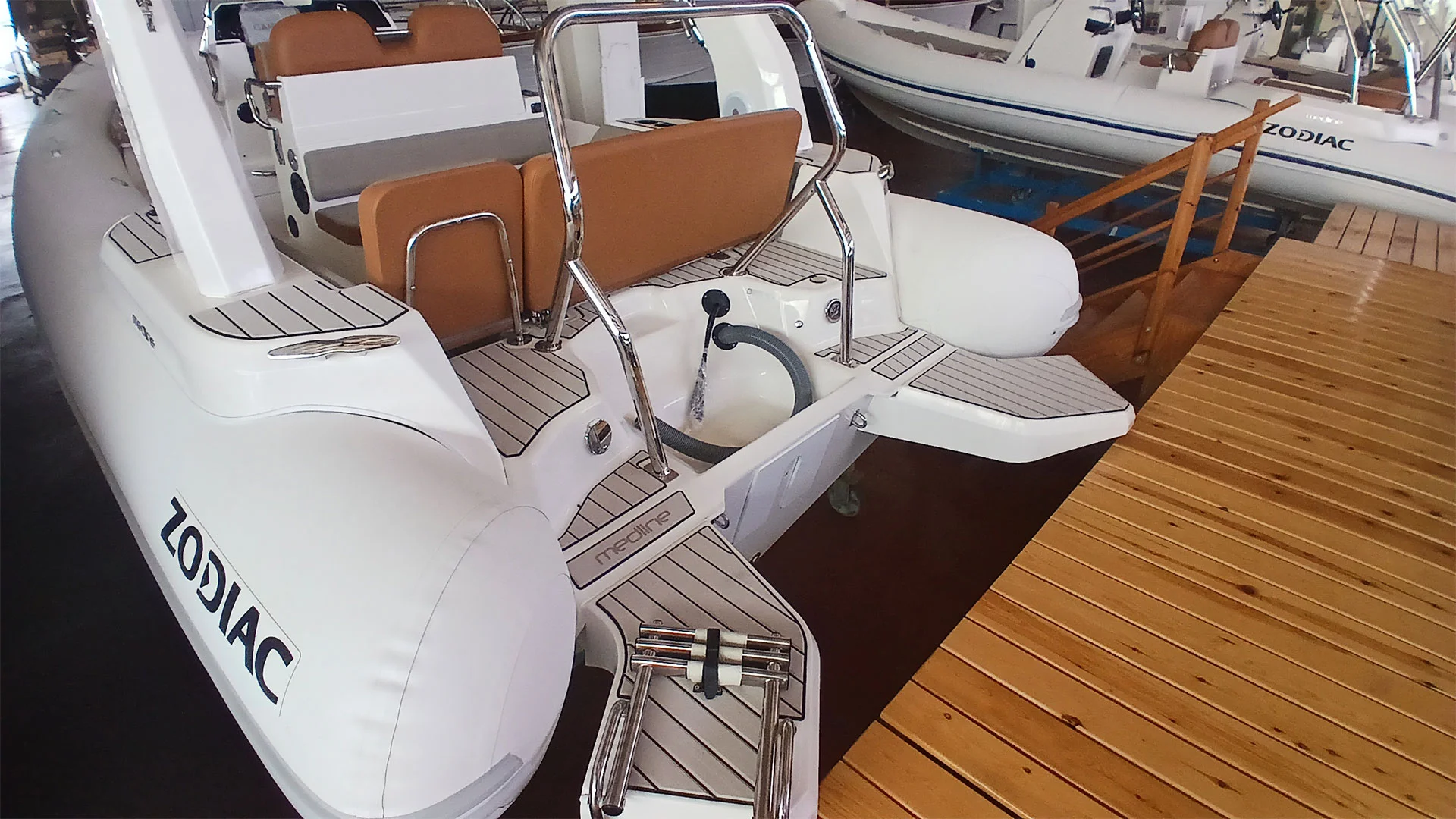 barco-nuevo-en-stock-zodiac-medline-7-5-plataforma-de-baño