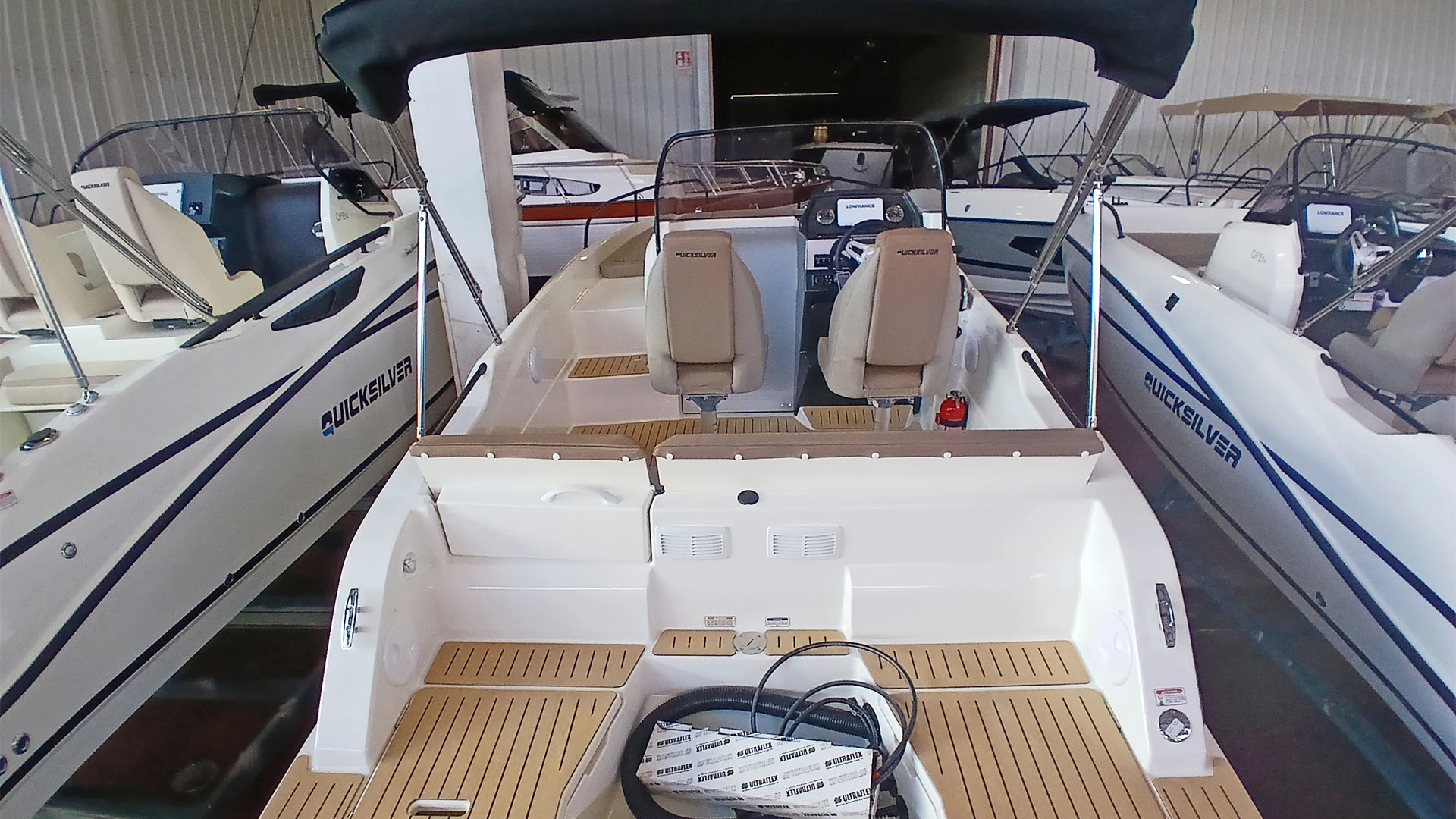 Barco nuevo entrega inmediata Quicksilver Activ 605 Simdeck - Desde popa