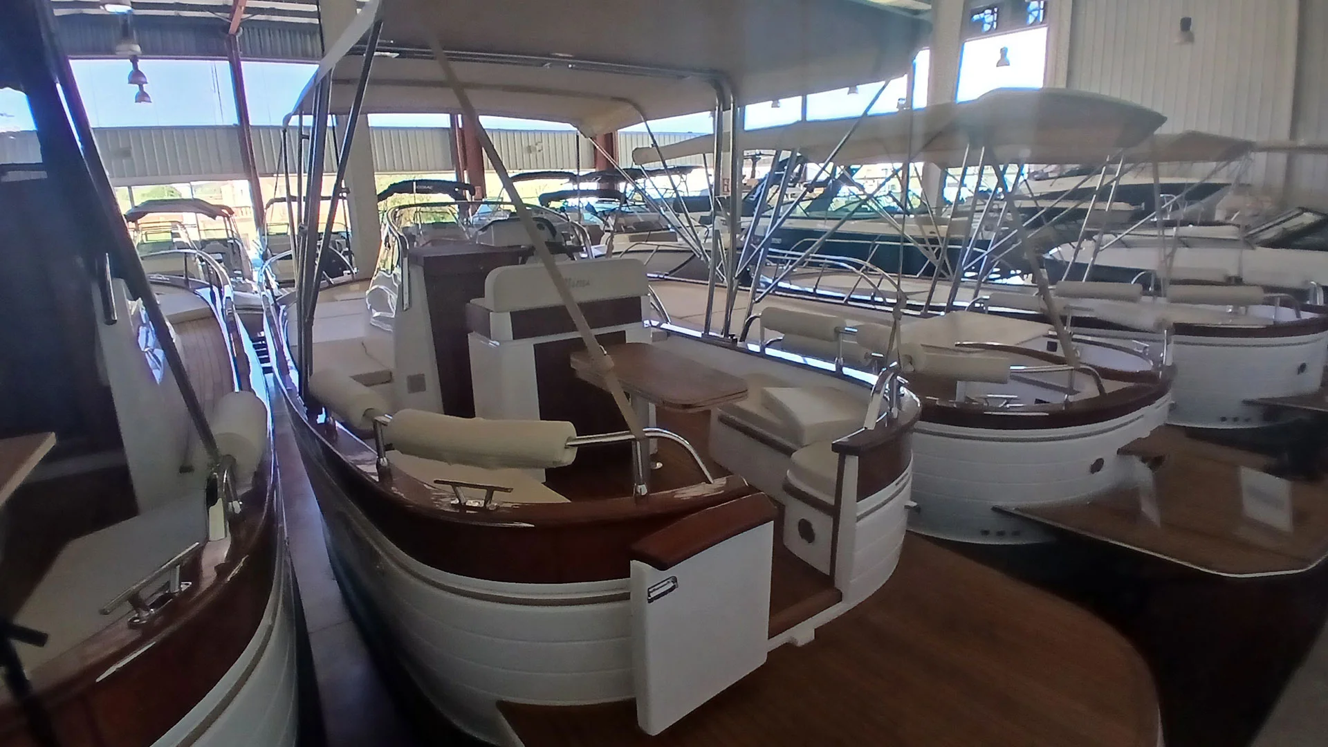 barco-nuevo-entrega-inmediata-cantieri-mimi-libeccio-7-5-wa-en-exposicion